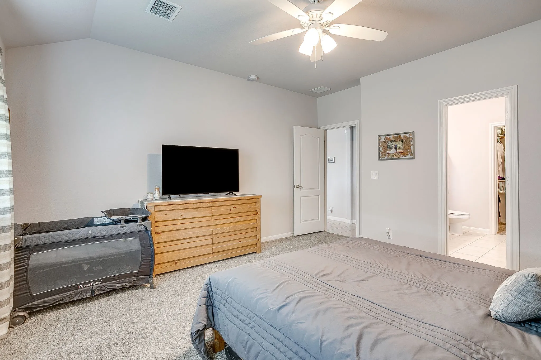 Single Family Residence For Sale in Johnson County , 1069 Nighthawk Trail, Alvarado, Texas 76009, 3 Bedroom, 2 Bathroom, 2 Garage spaces, 1,560 Sqft, built in 2021, mls#21244436, Real Estate Agent in Alvarado, Homes For Sale in Johnson county, Homes For Sale in Alvarado, Realtor in Alvarado Texas, Real Estate Brokerage Independent Realty Texas, Luminita Cordes Realtor