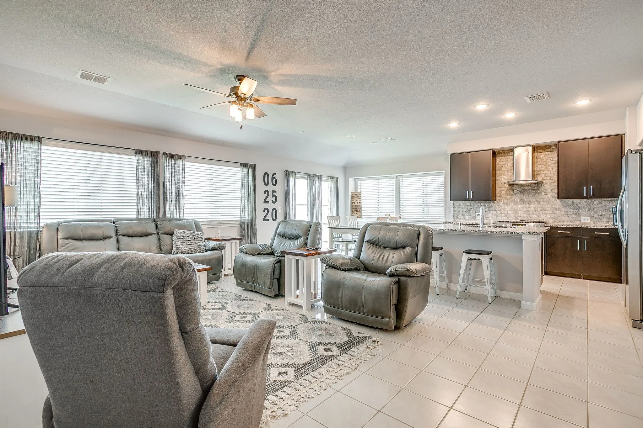Single Family Residence For Sale in Johnson County , 1069 Nighthawk Trail, Alvarado, Texas 76009, 3 Bedroom, 2 Bathroom, 2 Garage spaces, 1,560 Sqft, built in 2021, mls#21244436, Real Estate Agent in Alvarado, Homes For Sale in Johnson county, Homes For Sale in Alvarado, Realtor in Alvarado Texas, Real Estate Brokerage Independent Realty Texas, Luminita Cordes Realtor