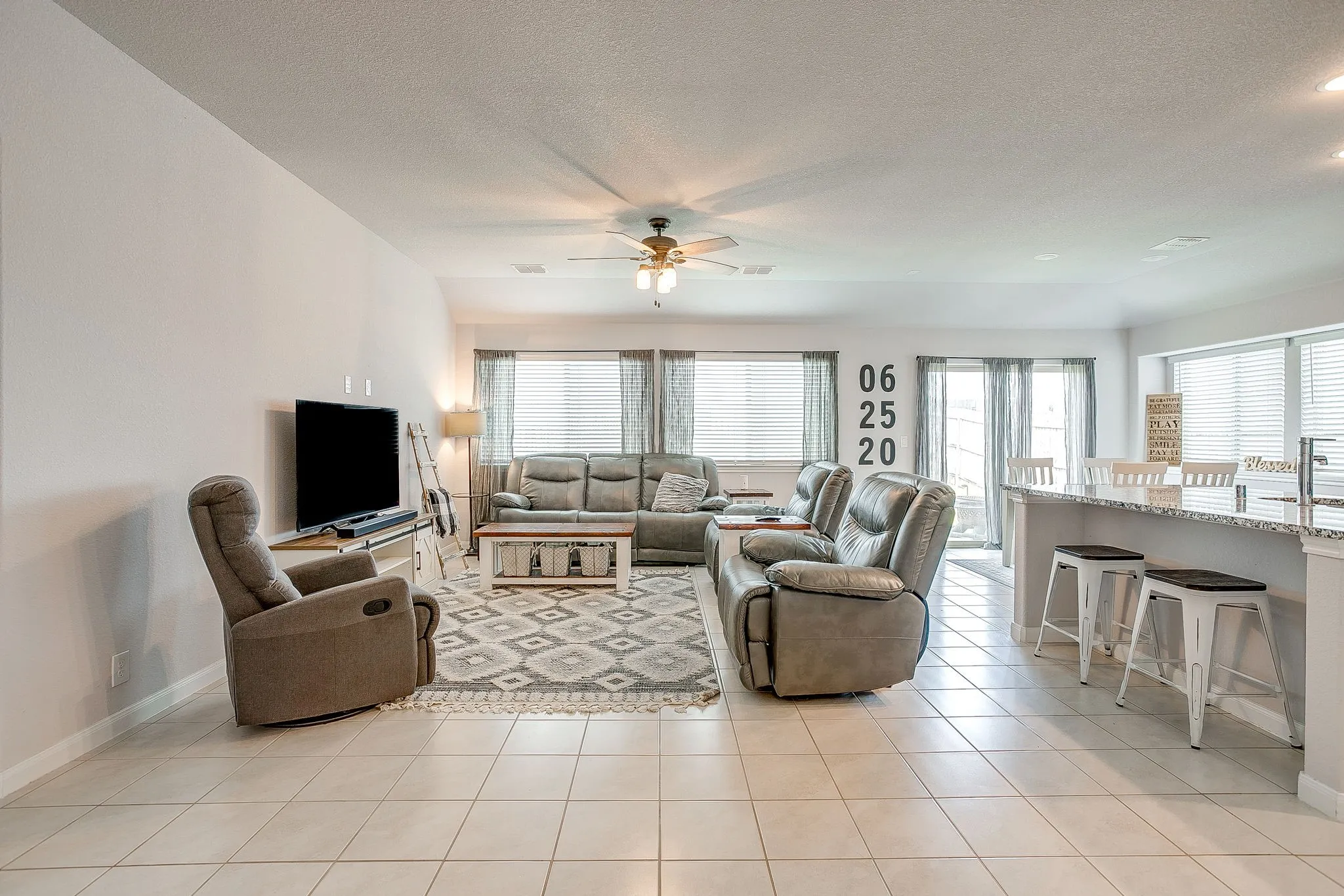Single Family Residence For Sale in Johnson County , 1069 Nighthawk Trail, Alvarado, Texas 76009, 3 Bedroom, 2 Bathroom, 2 Garage spaces, 1,560 Sqft, built in 2021, mls#21244436, Real Estate Agent in Alvarado, Homes For Sale in Johnson county, Homes For Sale in Alvarado, Realtor in Alvarado Texas, Real Estate Brokerage Independent Realty Texas, Luminita Cordes Realtor