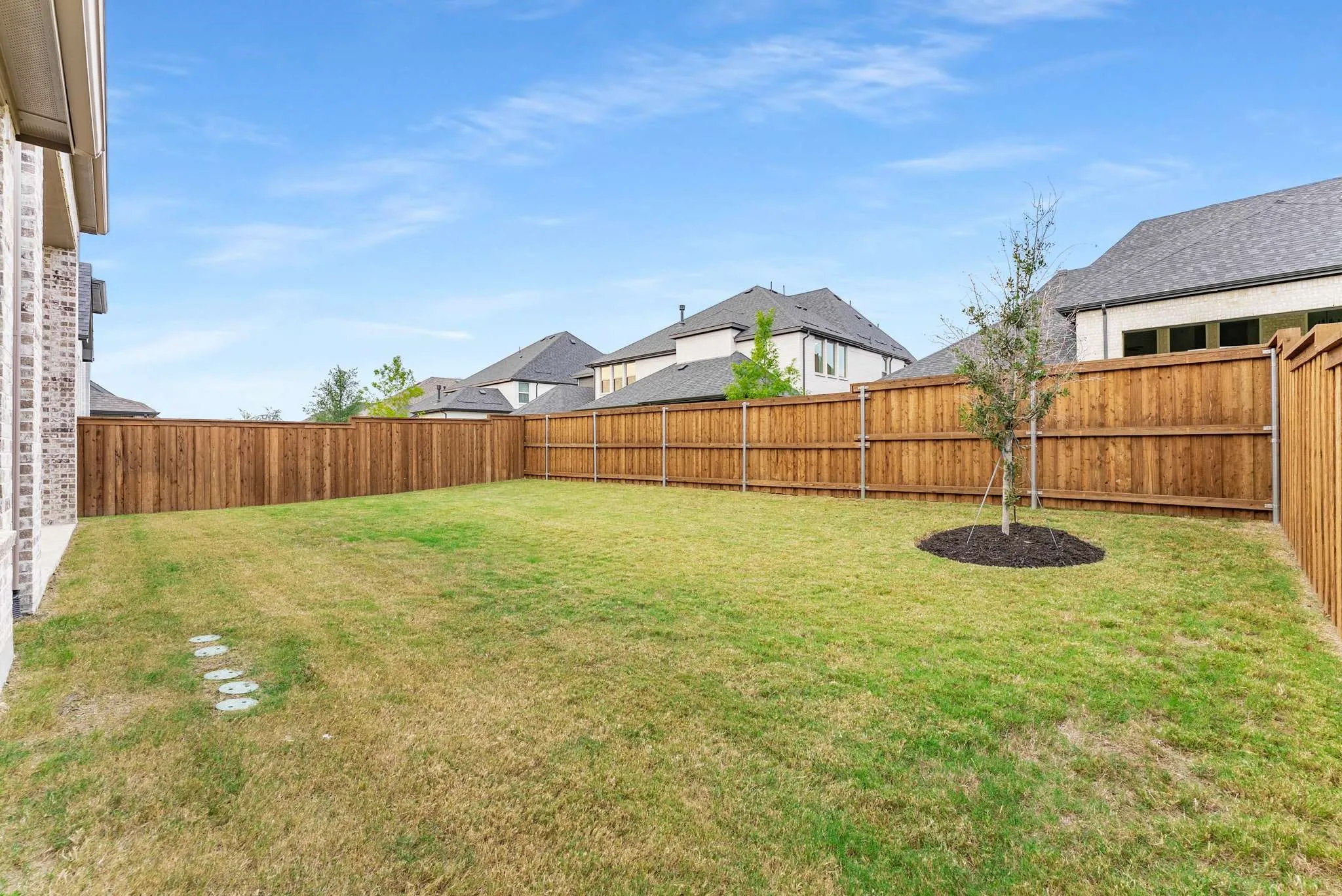 Single Family Residence For Sale in Collin County , 3917 Linear Drive, Celina, Texas 75078, 5 Bedroom, 7 Bathroom, 3 Garage spaces, 3,714 Sqft, built in 2024, Preowned, Price $799,000, mls#21244797, Real Estate Agent in Celina, Homes For Sale in Collin county, Homes For Sale in Celina, Realtor in Celina Texas, Real Estate Brokerage Independent Realty Texas, Luminita Cordes Realtor