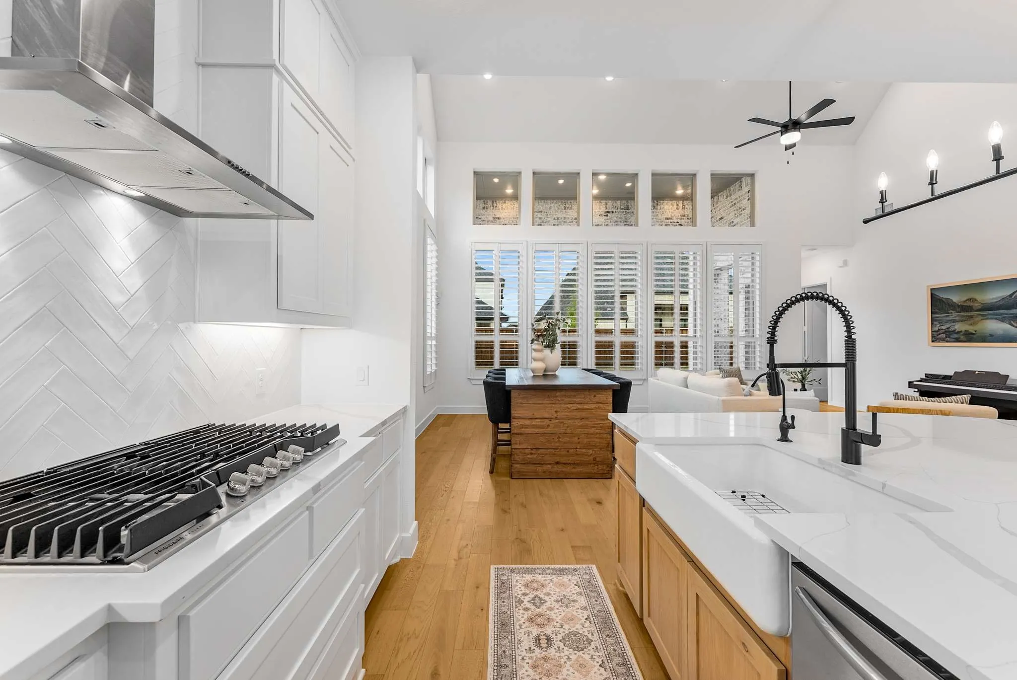 Single Family Residence For Sale in Collin County , 3917 Linear Drive, Celina, Texas 75078, 5 Bedroom, 7 Bathroom, 3 Garage spaces, 3,714 Sqft, built in 2024, Preowned, Price $799,000, mls#21244797, Real Estate Agent in Celina, Homes For Sale in Collin county, Homes For Sale in Celina, Realtor in Celina Texas, Real Estate Brokerage Independent Realty Texas, Luminita Cordes Realtor