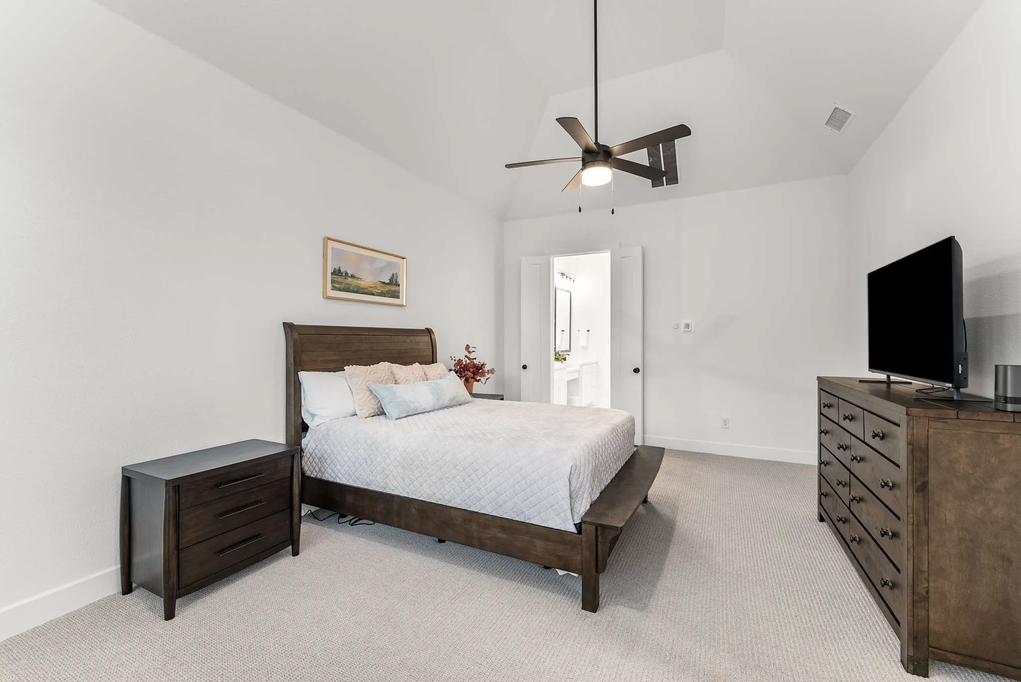 Single Family Residence For Sale in Collin County , 3917 Linear Drive, Celina, Texas 75078, 5 Bedroom, 7 Bathroom, 3 Garage spaces, 3,714 Sqft, built in 2024, Preowned, Price $799,000, mls#21244797, Real Estate Agent in Celina, Homes For Sale in Collin county, Homes For Sale in Celina, Realtor in Celina Texas, Real Estate Brokerage Independent Realty Texas, Luminita Cordes Realtor
