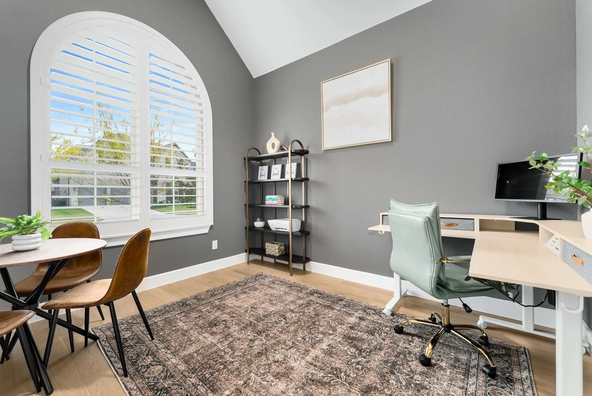 Single Family Residence For Sale in Collin County , 3917 Linear Drive, Celina, Texas 75078, 5 Bedroom, 7 Bathroom, 3 Garage spaces, 3,714 Sqft, built in 2024, Preowned, Price $799,000, mls#21244797, Real Estate Agent in Celina, Homes For Sale in Collin county, Homes For Sale in Celina, Realtor in Celina Texas, Real Estate Brokerage Independent Realty Texas, Luminita Cordes Realtor