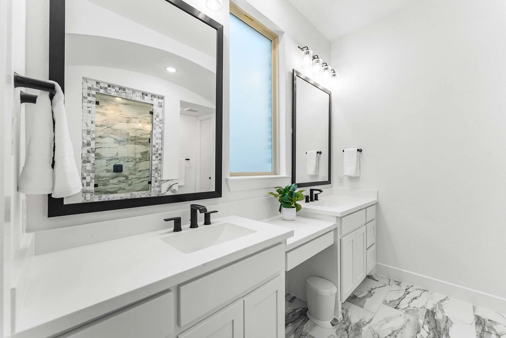 Single Family Residence For Sale in Collin County , 3917 Linear Drive, Celina, Texas 75078, 5 Bedroom, 7 Bathroom, 3 Garage spaces, 3,714 Sqft, built in 2024, Preowned, Price $799,000, mls#21244797, Real Estate Agent in Celina, Homes For Sale in Collin county, Homes For Sale in Celina, Realtor in Celina Texas, Real Estate Brokerage Independent Realty Texas, Luminita Cordes Realtor