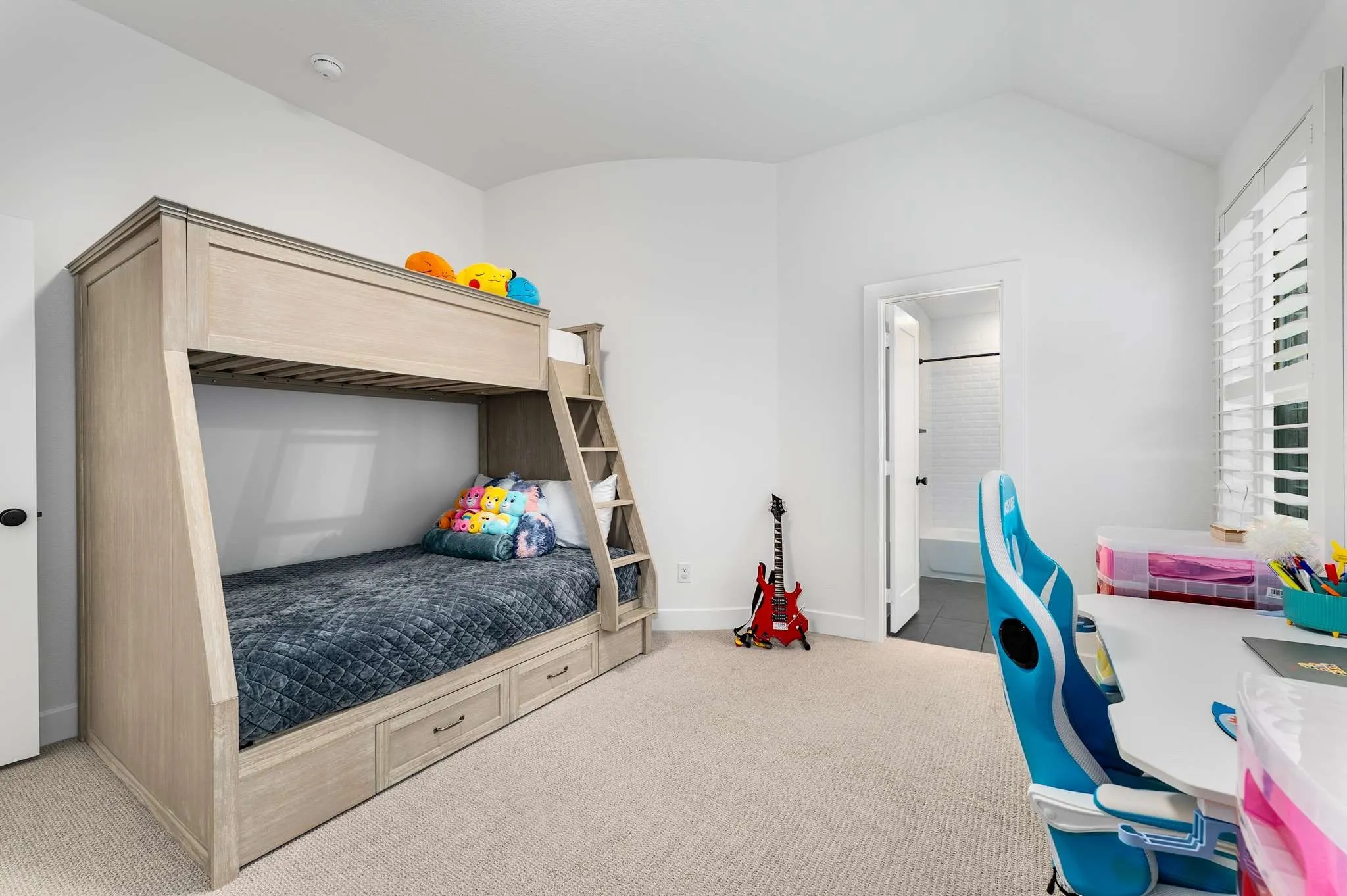 Single Family Residence For Sale in Collin County , 3917 Linear Drive, Celina, Texas 75078, 5 Bedroom, 7 Bathroom, 3 Garage spaces, 3,714 Sqft, built in 2024, Preowned, Price $799,000, mls#21244797, Real Estate Agent in Celina, Homes For Sale in Collin county, Homes For Sale in Celina, Realtor in Celina Texas, Real Estate Brokerage Independent Realty Texas, Luminita Cordes Realtor