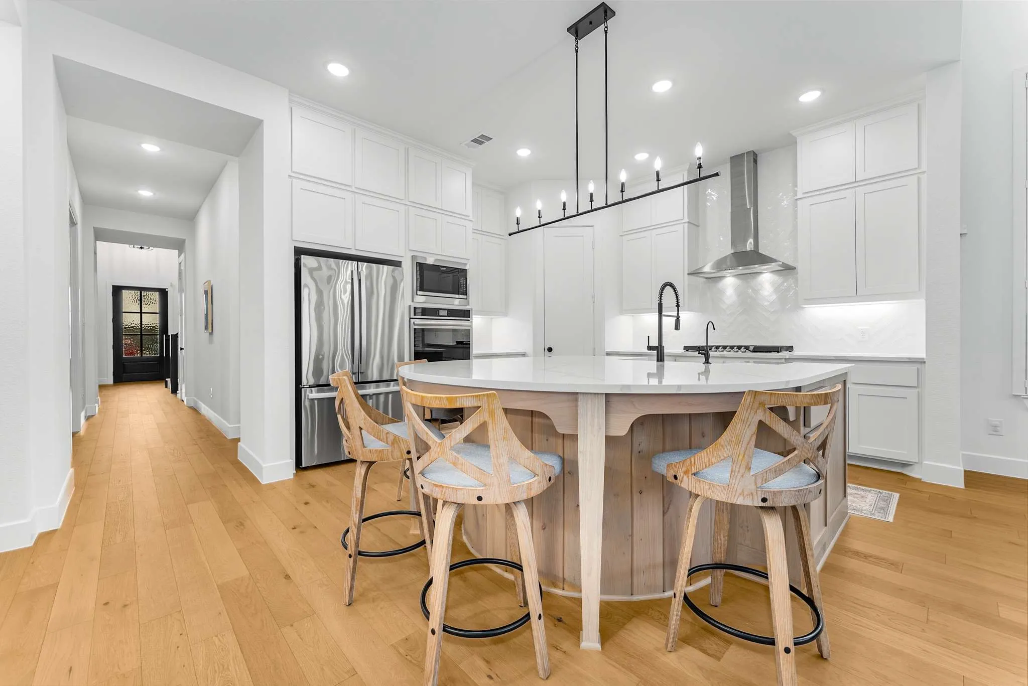 Single Family Residence For Sale in Collin County , 3917 Linear Drive, Celina, Texas 75078, 5 Bedroom, 7 Bathroom, 3 Garage spaces, 3,714 Sqft, built in 2024, Preowned, Price $799,000, mls#21244797, Real Estate Agent in Celina, Homes For Sale in Collin county, Homes For Sale in Celina, Realtor in Celina Texas, Real Estate Brokerage Independent Realty Texas, Luminita Cordes Realtor