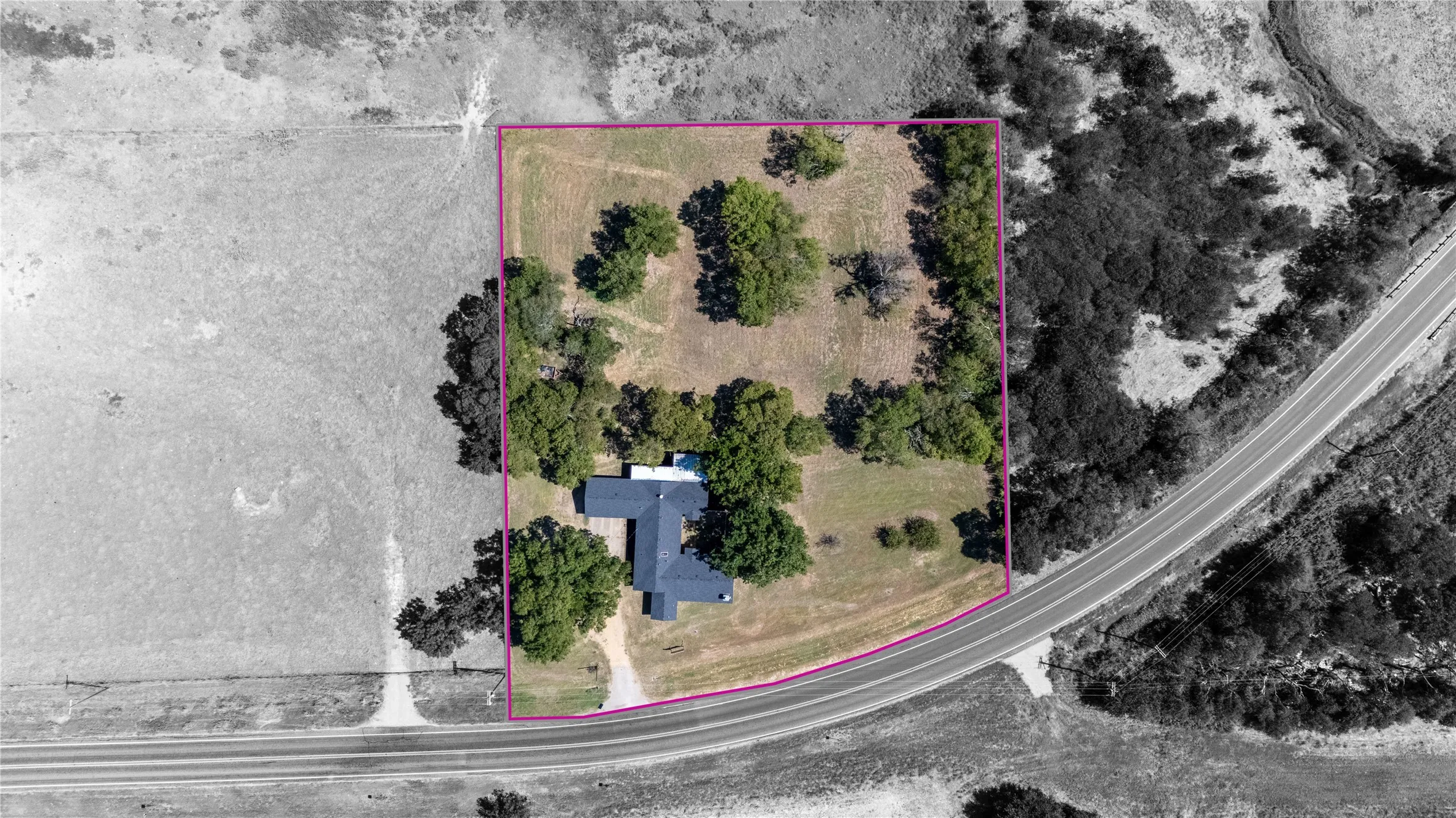 Single Family Residence For Sale in Ellis County , 5101 Fm 55, Italy, Texas 76651, 3 Bedrooms, 3 Bathrooms, Garage spaces, 2,806 Sqft, built in 1950, Preowned, Price $369,000, mls#21243999, Real Estate Agent in Italy, Homes For Sale in Ellis county, Homes For Sale in Italy, Realtor in Italy Texas, Real Estate Brokerage Independent Realty Texas, Luminita Cordes Realtor