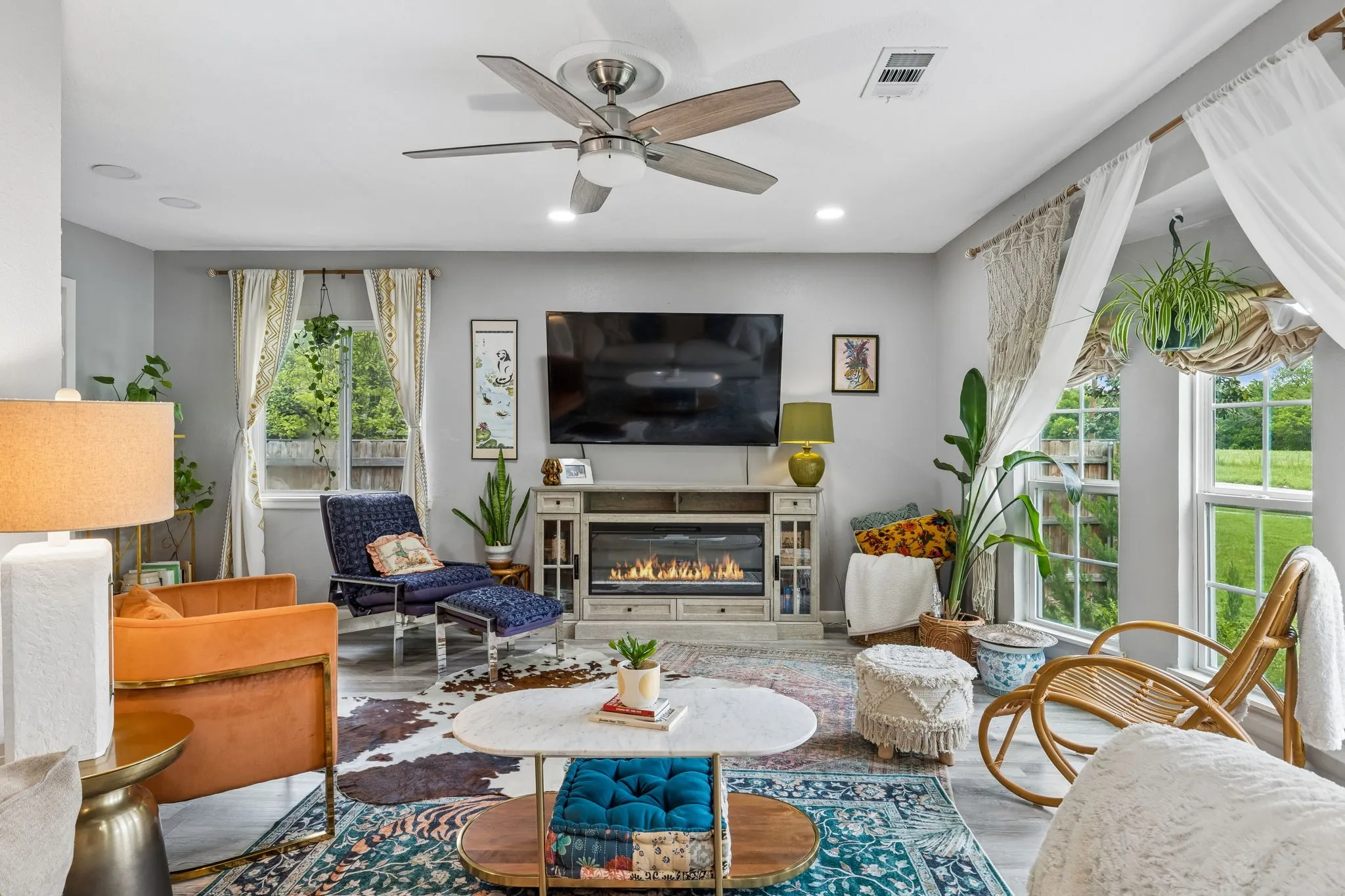 Single Family Residence For Sale in Dallas County , 2306 W Five Mile Parkway, Dallas, Texas 75224, 3 Bedroom, 3 Bathroom, 2 Garage spaces, 1,582 Sqft, built in 1959, Preowned, mls#21246661, Real Estate Agent in Dallas, Homes For Sale in Dallas county, Homes For Sale in Dallas, Realtor in Dallas Texas, Real Estate Brokerage Independent Realty Texas, Luminita Cordes Realtor