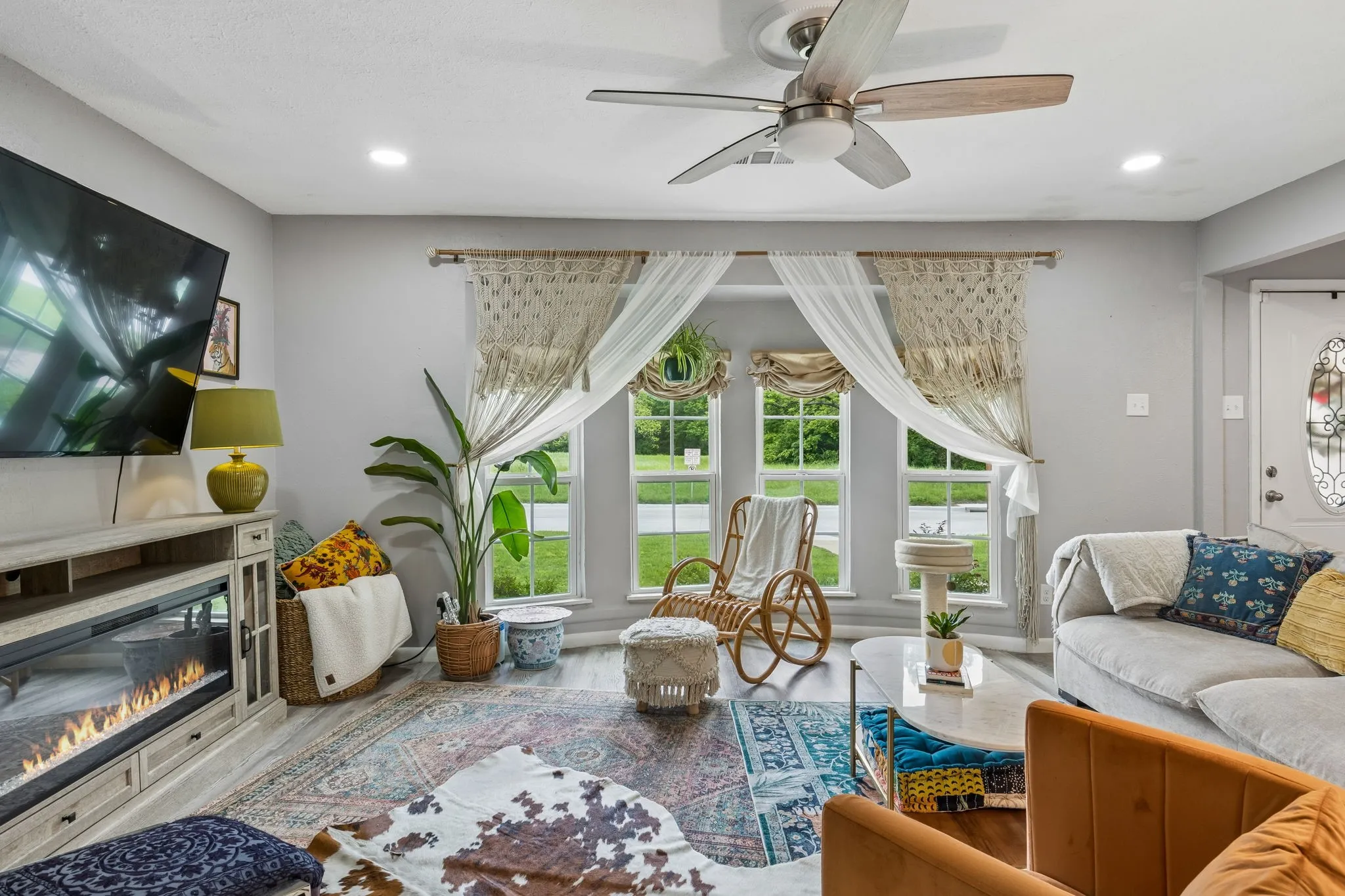 Single Family Residence For Sale in Dallas County , 2306 W Five Mile Parkway, Dallas, Texas 75224, 3 Bedroom, 3 Bathroom, 2 Garage spaces, 1,582 Sqft, built in 1959, Preowned, mls#21246661, Real Estate Agent in Dallas, Homes For Sale in Dallas county, Homes For Sale in Dallas, Realtor in Dallas Texas, Real Estate Brokerage Independent Realty Texas, Luminita Cordes Realtor