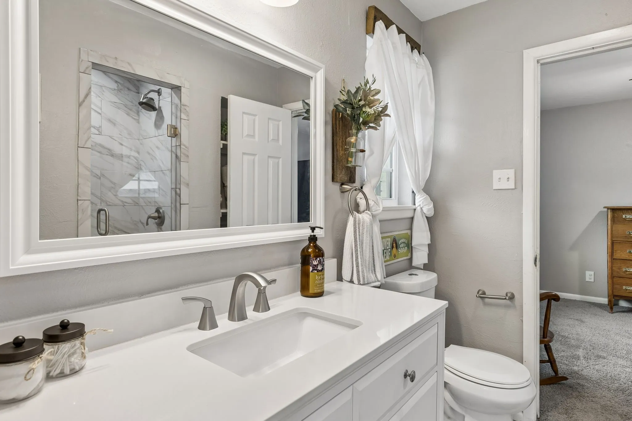 Single Family Residence For Sale in Dallas County , 2306 W Five Mile Parkway, Dallas, Texas 75224, 3 Bedroom, 3 Bathroom, 2 Garage spaces, 1,582 Sqft, built in 1959, Preowned, mls#21246661, Real Estate Agent in Dallas, Homes For Sale in Dallas county, Homes For Sale in Dallas, Realtor in Dallas Texas, Real Estate Brokerage Independent Realty Texas, Luminita Cordes Realtor
