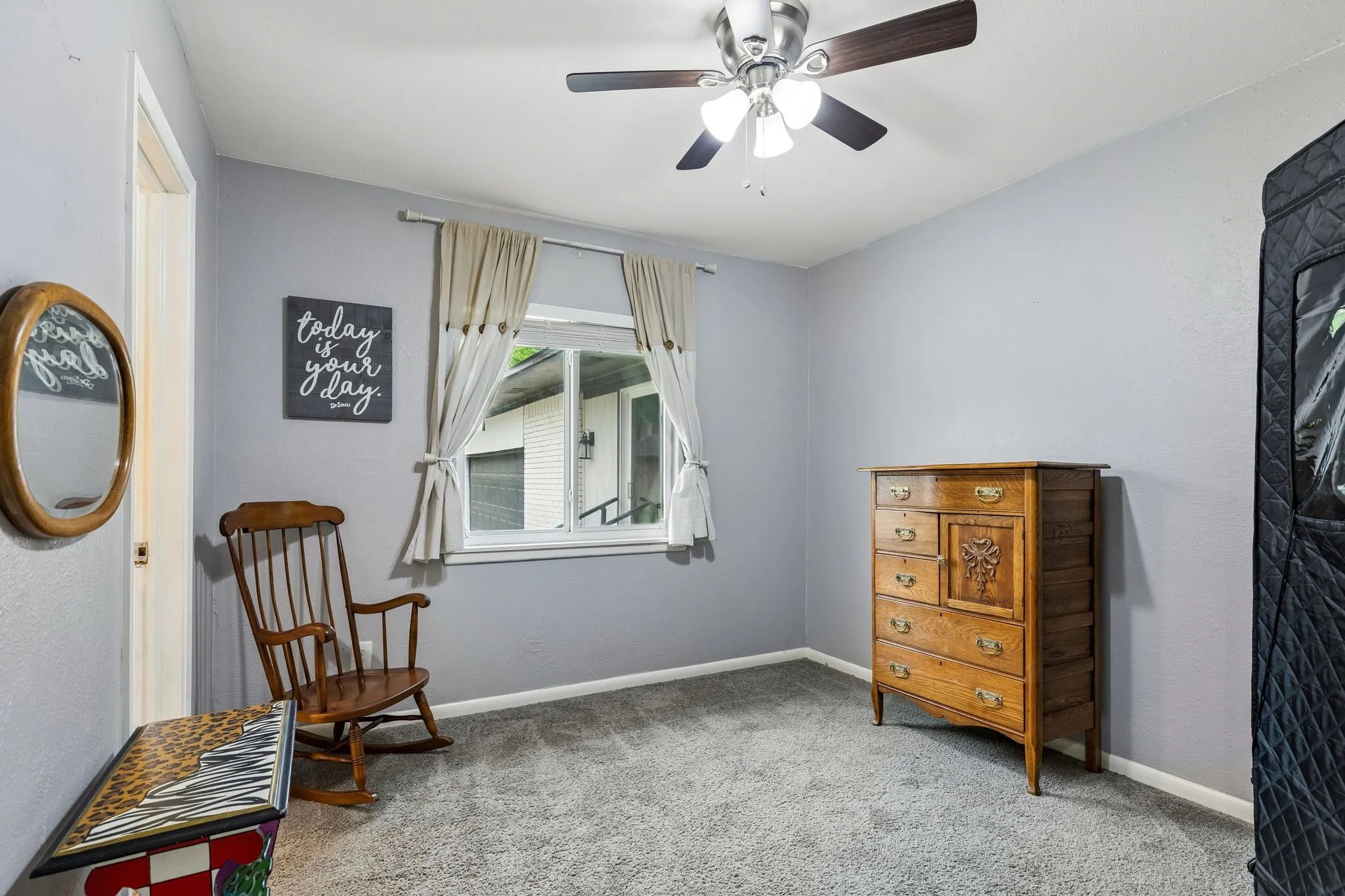 Single Family Residence For Sale in Dallas County , 2306 W Five Mile Parkway, Dallas, Texas 75224, 3 Bedroom, 3 Bathroom, 2 Garage spaces, 1,582 Sqft, built in 1959, Preowned, mls#21246661, Real Estate Agent in Dallas, Homes For Sale in Dallas county, Homes For Sale in Dallas, Realtor in Dallas Texas, Real Estate Brokerage Independent Realty Texas, Luminita Cordes Realtor