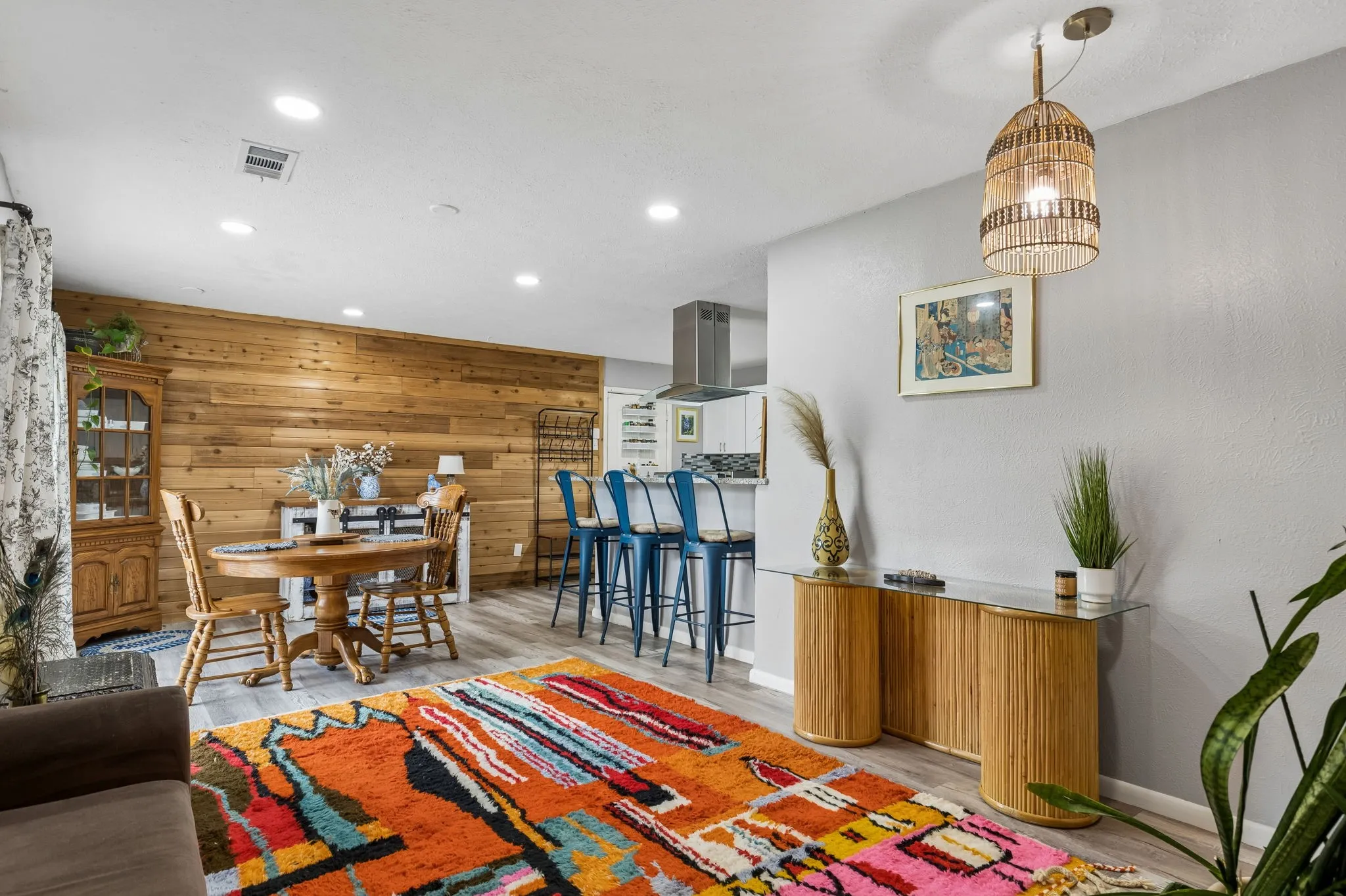 Single Family Residence For Sale in Dallas County , 2306 W Five Mile Parkway, Dallas, Texas 75224, 3 Bedroom, 3 Bathroom, 2 Garage spaces, 1,582 Sqft, built in 1959, Preowned, mls#21246661, Real Estate Agent in Dallas, Homes For Sale in Dallas county, Homes For Sale in Dallas, Realtor in Dallas Texas, Real Estate Brokerage Independent Realty Texas, Luminita Cordes Realtor