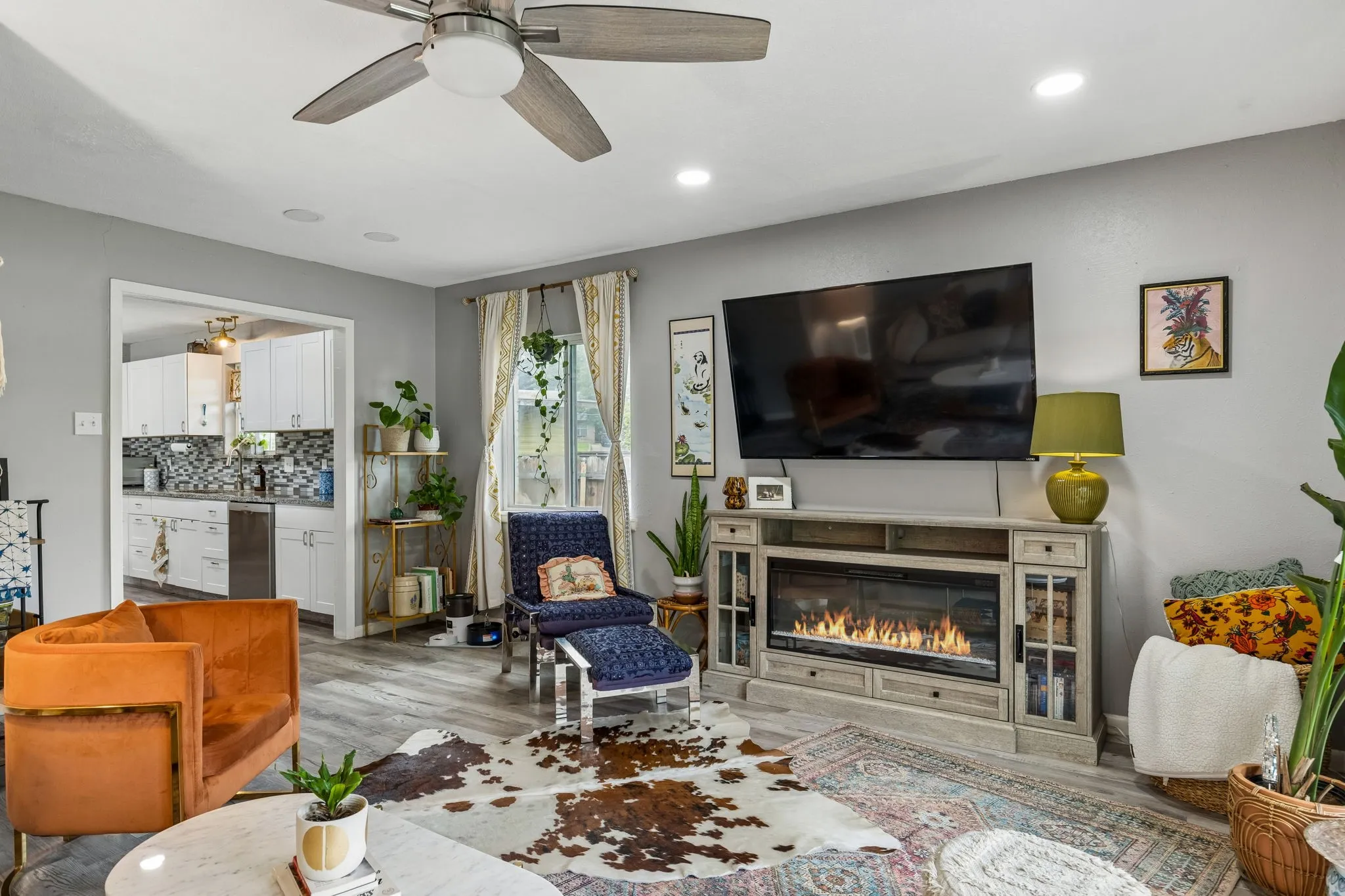 Single Family Residence For Sale in Dallas County , 2306 W Five Mile Parkway, Dallas, Texas 75224, 3 Bedroom, 3 Bathroom, 2 Garage spaces, 1,582 Sqft, built in 1959, Preowned, mls#21246661, Real Estate Agent in Dallas, Homes For Sale in Dallas county, Homes For Sale in Dallas, Realtor in Dallas Texas, Real Estate Brokerage Independent Realty Texas, Luminita Cordes Realtor