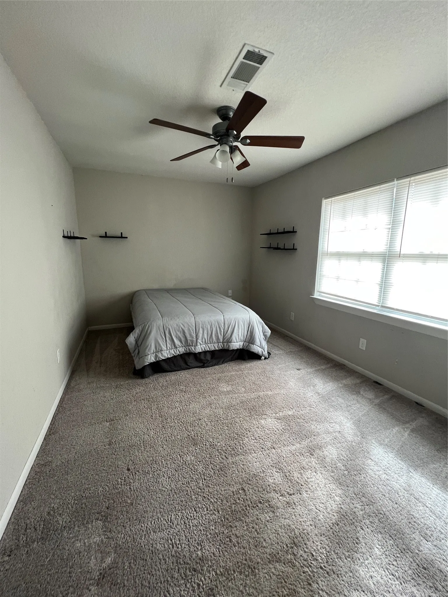 Single Family Residence For Sale in Palo Pinto County , 2809 N Murco Drive, Mineral Wells, Texas 76067, 5 Bedroom, 2 Bathroom, Garage spaces, 2,036 Sqft, built in 1966, mls#21245383, Real Estate Agent in Mineral Wells, Homes For Sale in Palo Pinto county, Homes For Sale in Mineral Wells, Realtor in Mineral Wells Texas, Real Estate Brokerage Independent Realty Texas, Luminita Cordes Realtor