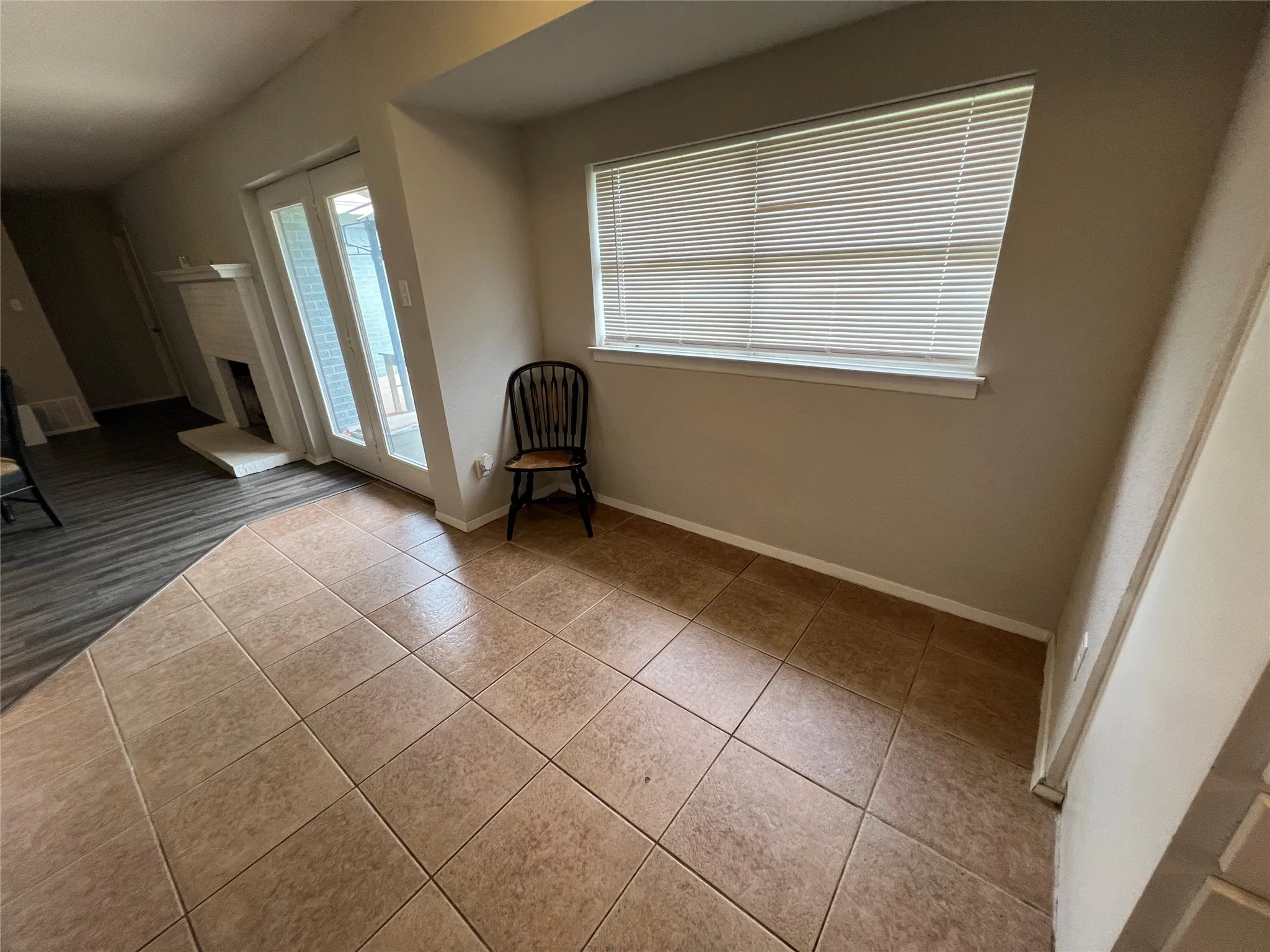 Single Family Residence For Sale in Palo Pinto County , 2809 N Murco Drive, Mineral Wells, Texas 76067, 5 Bedroom, 2 Bathroom, Garage spaces, 2,036 Sqft, built in 1966, mls#21245383, Real Estate Agent in Mineral Wells, Homes For Sale in Palo Pinto county, Homes For Sale in Mineral Wells, Realtor in Mineral Wells Texas, Real Estate Brokerage Independent Realty Texas, Luminita Cordes Realtor
