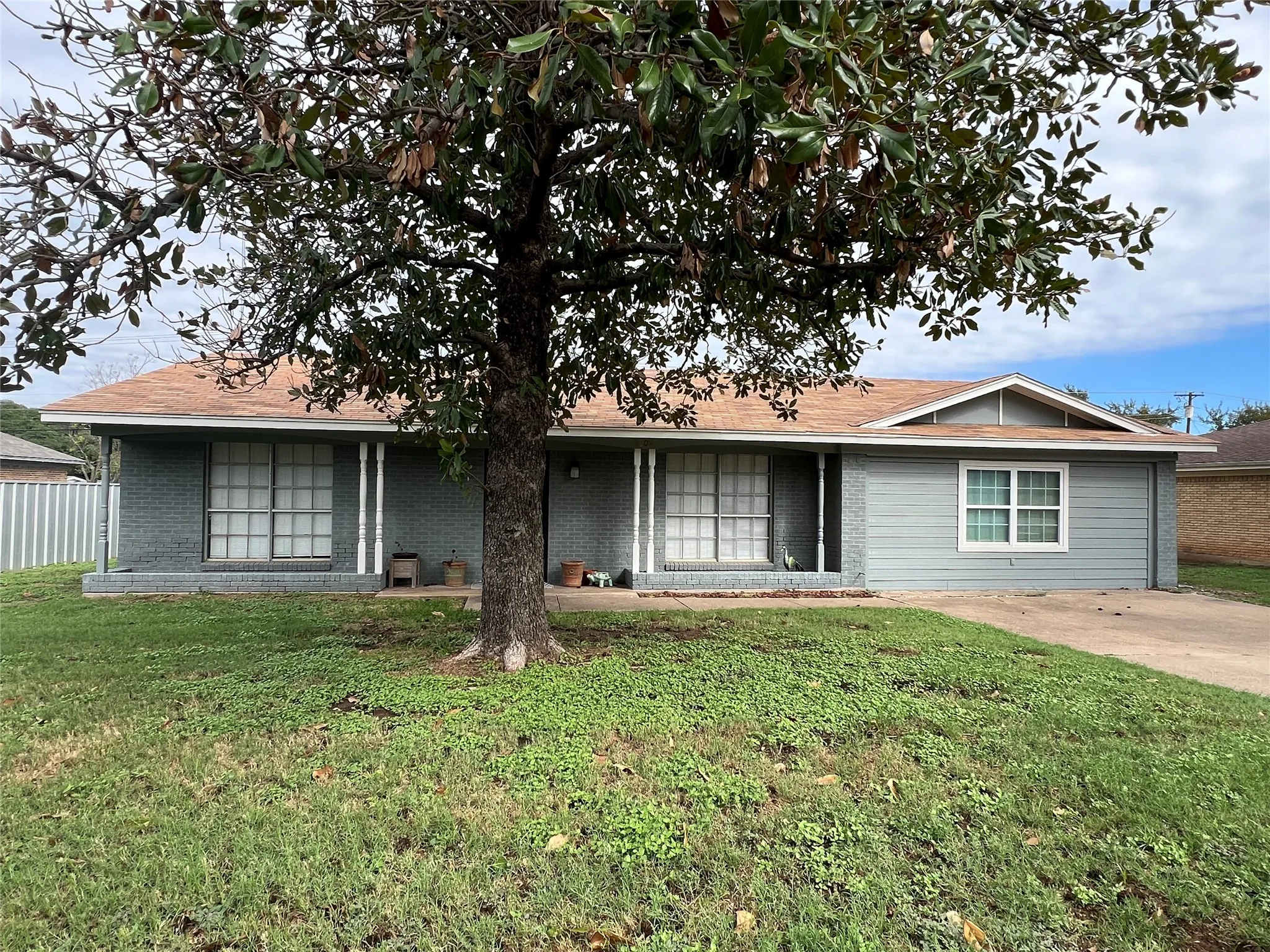 Single Family Residence For Sale in Palo Pinto County , 2809 N Murco Drive, Mineral Wells, Texas 76067, 5 Bedroom, 2 Bathroom, Garage spaces, 2,036 Sqft, built in 1966, mls#21245383, Real Estate Agent in Mineral Wells, Homes For Sale in Palo Pinto county, Homes For Sale in Mineral Wells, Realtor in Mineral Wells Texas, Real Estate Brokerage Independent Realty Texas, Luminita Cordes Realtor