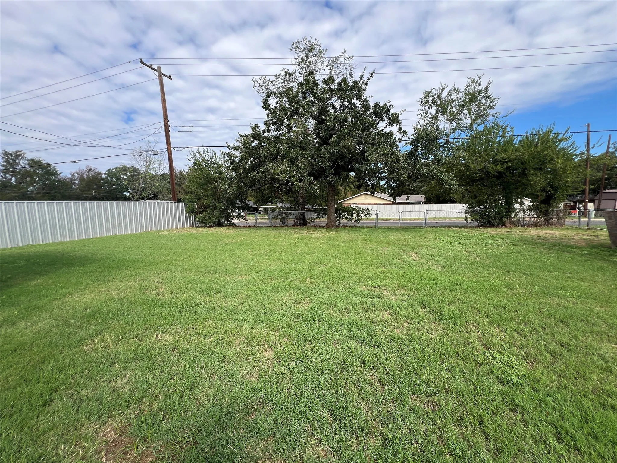 Single Family Residence For Sale in Palo Pinto County , 2809 N Murco Drive, Mineral Wells, Texas 76067, 5 Bedroom, 2 Bathroom, Garage spaces, 2,036 Sqft, built in 1966, mls#21245383, Real Estate Agent in Mineral Wells, Homes For Sale in Palo Pinto county, Homes For Sale in Mineral Wells, Realtor in Mineral Wells Texas, Real Estate Brokerage Independent Realty Texas, Luminita Cordes Realtor