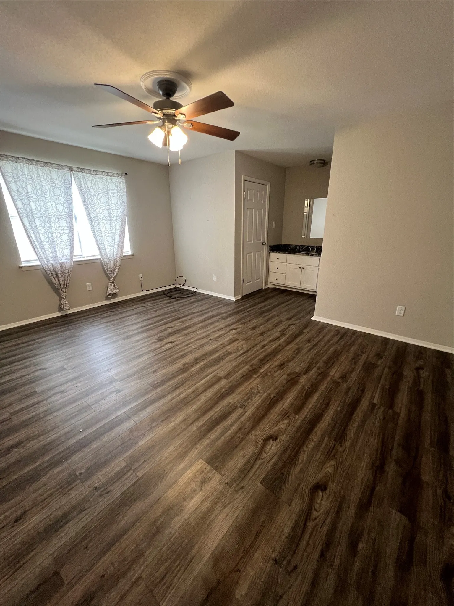 Single Family Residence For Sale in Palo Pinto County , 2809 N Murco Drive, Mineral Wells, Texas 76067, 5 Bedroom, 2 Bathroom, Garage spaces, 2,036 Sqft, built in 1966, mls#21245383, Real Estate Agent in Mineral Wells, Homes For Sale in Palo Pinto county, Homes For Sale in Mineral Wells, Realtor in Mineral Wells Texas, Real Estate Brokerage Independent Realty Texas, Luminita Cordes Realtor