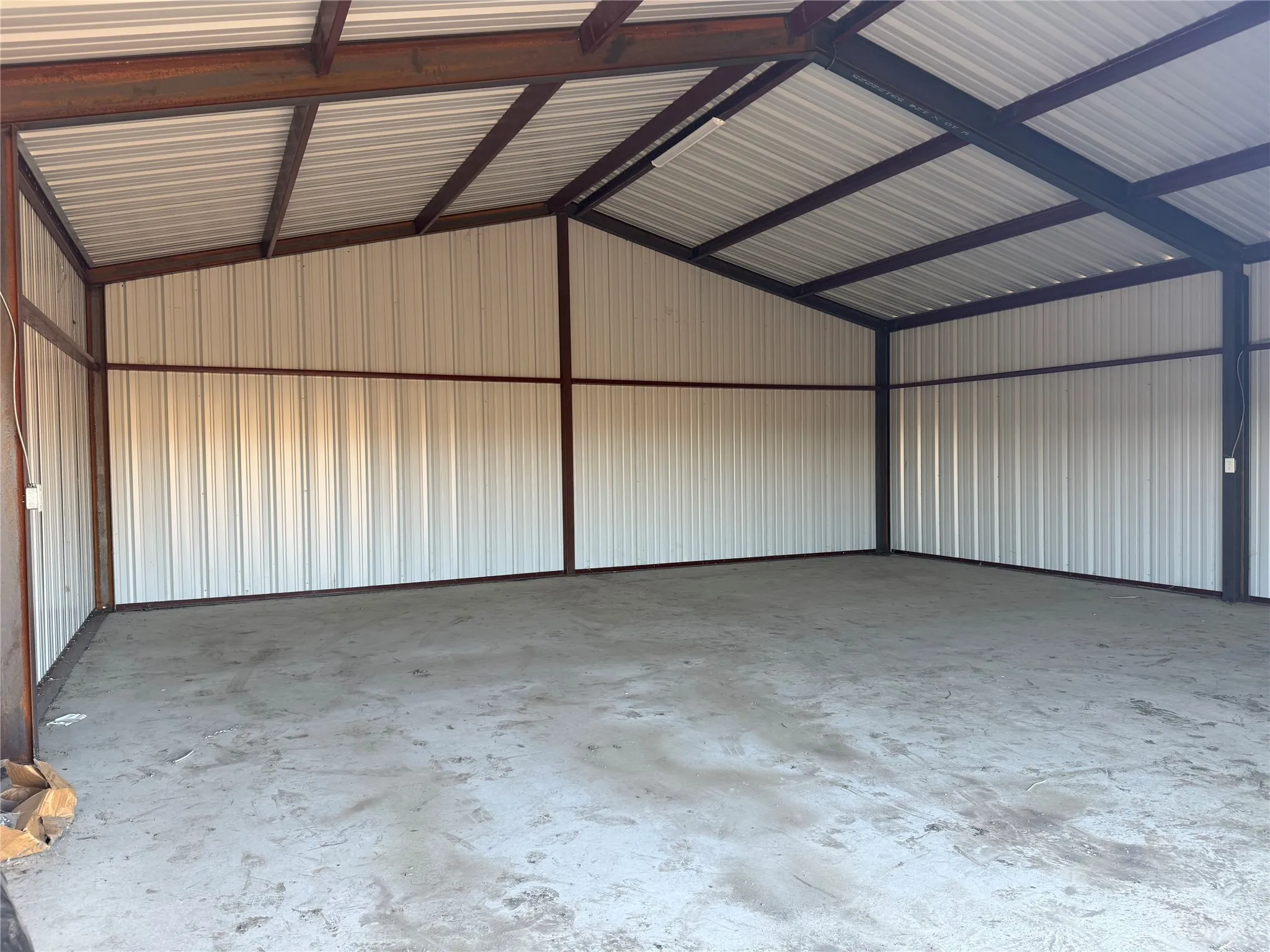 Mobile Home For Sale in Johnson County , 5945 County Road 1017, Joshua, Texas 76058, 3 Bedroom, 2 Bathroom, 2 Garage spaces, 1,920 Sqft, built in 2025, New Construction - Complete, mls#21246675, Real Estate Agent in Joshua, Homes For Sale in Johnson county, Homes For Sale in Joshua, Realtor in Joshua Texas, Real Estate Brokerage Independent Realty Texas, Luminita Cordes Realtor