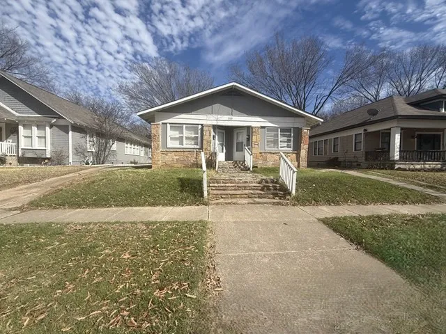 Duplex For Sale in Tarrant County , 2115 Hurley Avenue, Fort Worth, Texas 76110, 4 Bedroom, 4 Bathroom, Garage spaces, 0 Sqft, built in 1930, Unknown, mls#21246679, Real Estate Agent in Fort Worth, Homes For Sale in Tarrant county, Homes For Sale in Fort Worth, Realtor in Fort Worth Texas, Real Estate Brokerage Independent Realty Texas, Luminita Cordes Realtor