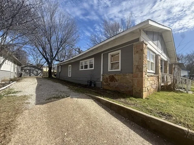 Duplex For Sale in Tarrant County , 2115 Hurley Avenue, Fort Worth, Texas 76110, 4 Bedroom, 4 Bathroom, Garage spaces, 0 Sqft, built in 1930, Unknown, mls#21246679, Real Estate Agent in Fort Worth, Homes For Sale in Tarrant county, Homes For Sale in Fort Worth, Realtor in Fort Worth Texas, Real Estate Brokerage Independent Realty Texas, Luminita Cordes Realtor
