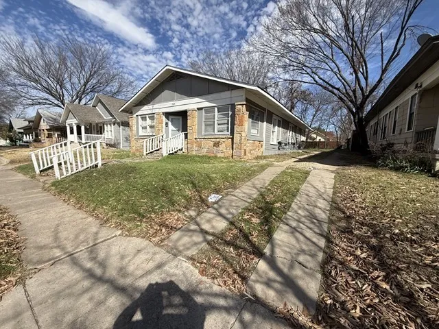 Duplex For Sale in Tarrant County , 2115 Hurley Avenue, Fort Worth, Texas 76110, 4 Bedroom, 4 Bathroom, Garage spaces, 0 Sqft, built in 1930, Unknown, mls#21246679, Real Estate Agent in Fort Worth, Homes For Sale in Tarrant county, Homes For Sale in Fort Worth, Realtor in Fort Worth Texas, Real Estate Brokerage Independent Realty Texas, Luminita Cordes Realtor