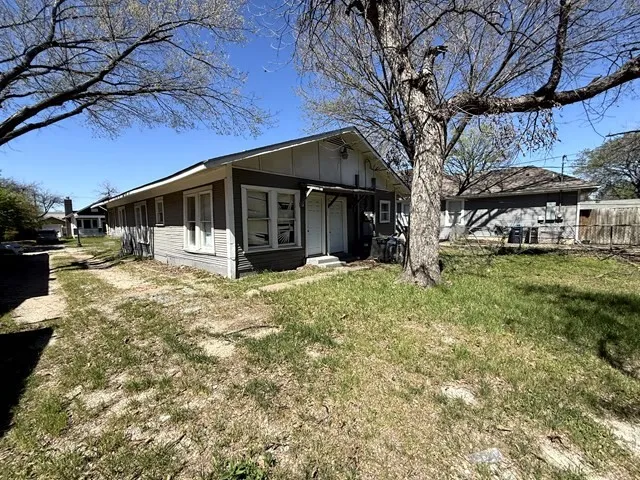 Duplex For Sale in Tarrant County , 2115 Hurley Avenue, Fort Worth, Texas 76110, 4 Bedroom, 4 Bathroom, Garage spaces, 0 Sqft, built in 1930, Unknown, mls#21246679, Real Estate Agent in Fort Worth, Homes For Sale in Tarrant county, Homes For Sale in Fort Worth, Realtor in Fort Worth Texas, Real Estate Brokerage Independent Realty Texas, Luminita Cordes Realtor