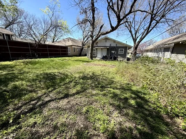 Duplex For Sale in Tarrant County , 2115 Hurley Avenue, Fort Worth, Texas 76110, 4 Bedroom, 4 Bathroom, Garage spaces, 0 Sqft, built in 1930, Unknown, mls#21246679, Real Estate Agent in Fort Worth, Homes For Sale in Tarrant county, Homes For Sale in Fort Worth, Realtor in Fort Worth Texas, Real Estate Brokerage Independent Realty Texas, Luminita Cordes Realtor