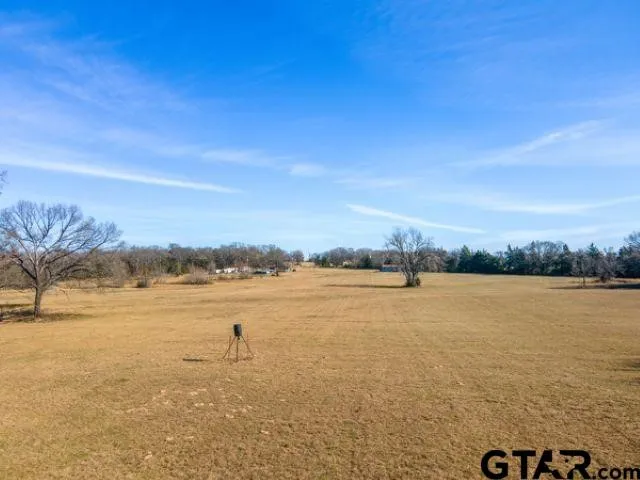 Single Family Residence For Sale in Hopkins County , 16376 Texas Highway 11 E, Winnsboro, Texas 75494, 4 Bedrooms, 4 Bathrooms, Garage spaces, 3,086 Sqft, built in 1962, Preowned, Price $599,000, mls#21246697, Real Estate Agent in Winnsboro, Homes For Sale in Hopkins county, Homes For Sale in Winnsboro, Realtor in Winnsboro Texas, Real Estate Brokerage Independent Realty Texas, Luminita Cordes Realtor