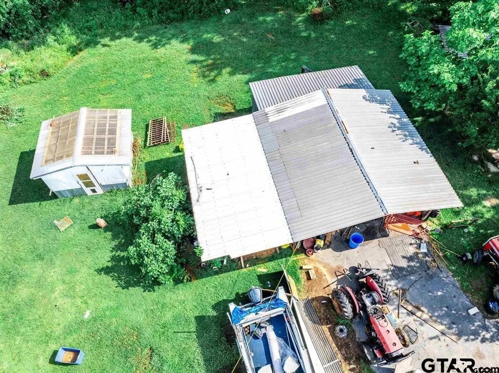 Single Family Residence For Sale in Hopkins County , 16376 Texas Highway 11 E, Winnsboro, Texas 75494, 4 Bedrooms, 4 Bathrooms, Garage spaces, 3,086 Sqft, built in 1962, Preowned, Price $599,000, mls#21246697, Real Estate Agent in Winnsboro, Homes For Sale in Hopkins county, Homes For Sale in Winnsboro, Realtor in Winnsboro Texas, Real Estate Brokerage Independent Realty Texas, Luminita Cordes Realtor