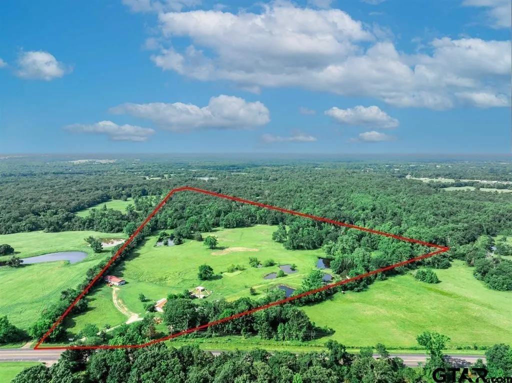 Single Family Residence For Sale in Hopkins County , 16376 Texas Highway 11 E, Winnsboro, Texas 75494, 4 Bedrooms, 4 Bathrooms, Garage spaces, 3,086 Sqft, built in 1962, Preowned, Price $599,000, mls#21246697, Real Estate Agent in Winnsboro, Homes For Sale in Hopkins county, Homes For Sale in Winnsboro, Realtor in Winnsboro Texas, Real Estate Brokerage Independent Realty Texas, Luminita Cordes Realtor