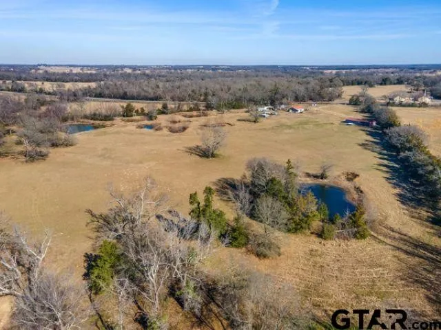 Single Family Residence For Sale in Hopkins County , 16376 Texas Highway 11 E, Winnsboro, Texas 75494, 4 Bedrooms, 4 Bathrooms, Garage spaces, 3,086 Sqft, built in 1962, Preowned, Price $599,000, mls#21246697, Real Estate Agent in Winnsboro, Homes For Sale in Hopkins county, Homes For Sale in Winnsboro, Realtor in Winnsboro Texas, Real Estate Brokerage Independent Realty Texas, Luminita Cordes Realtor