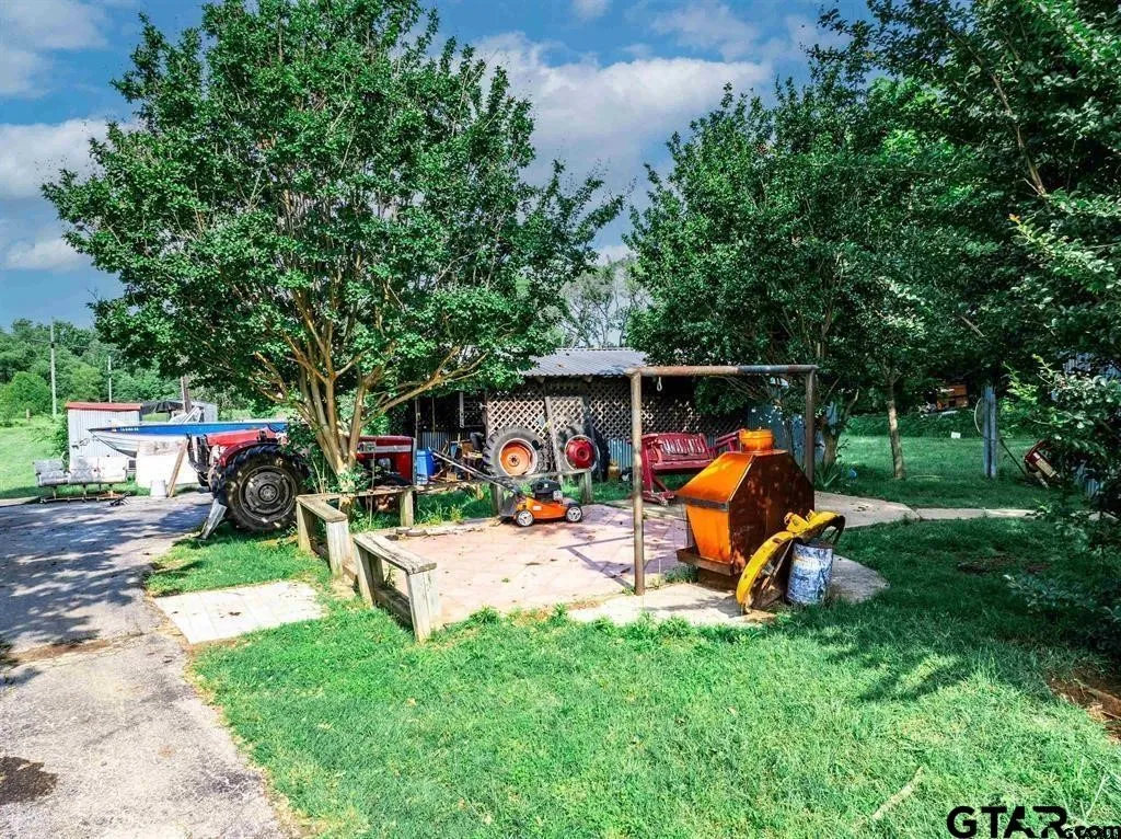 Single Family Residence For Sale in Hopkins County , 16376 Texas Highway 11 E, Winnsboro, Texas 75494, 4 Bedrooms, 4 Bathrooms, Garage spaces, 3,086 Sqft, built in 1962, Preowned, Price $599,000, mls#21246697, Real Estate Agent in Winnsboro, Homes For Sale in Hopkins county, Homes For Sale in Winnsboro, Realtor in Winnsboro Texas, Real Estate Brokerage Independent Realty Texas, Luminita Cordes Realtor