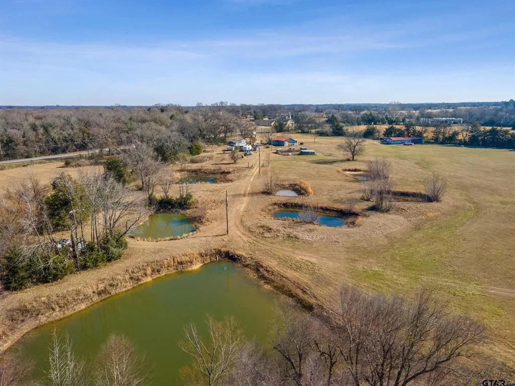 Single Family Residence For Sale in Hopkins County , 16376 Texas Highway 11 E, Winnsboro, Texas 75494, 4 Bedrooms, 4 Bathrooms, Garage spaces, 3,086 Sqft, built in 1962, Preowned, Price $599,000, mls#21246697, Real Estate Agent in Winnsboro, Homes For Sale in Hopkins county, Homes For Sale in Winnsboro, Realtor in Winnsboro Texas, Real Estate Brokerage Independent Realty Texas, Luminita Cordes Realtor