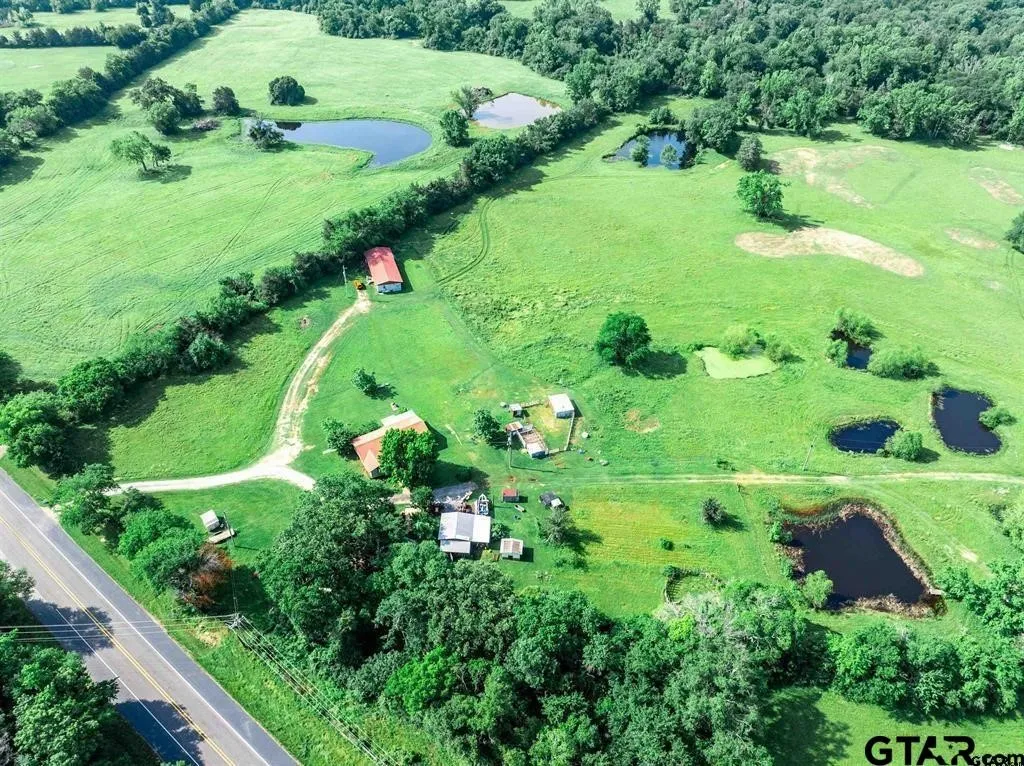 Single Family Residence For Sale in Hopkins County , 16376 Texas Highway 11 E, Winnsboro, Texas 75494, 4 Bedrooms, 4 Bathrooms, Garage spaces, 3,086 Sqft, built in 1962, Preowned, Price $599,000, mls#21246697, Real Estate Agent in Winnsboro, Homes For Sale in Hopkins county, Homes For Sale in Winnsboro, Realtor in Winnsboro Texas, Real Estate Brokerage Independent Realty Texas, Luminita Cordes Realtor