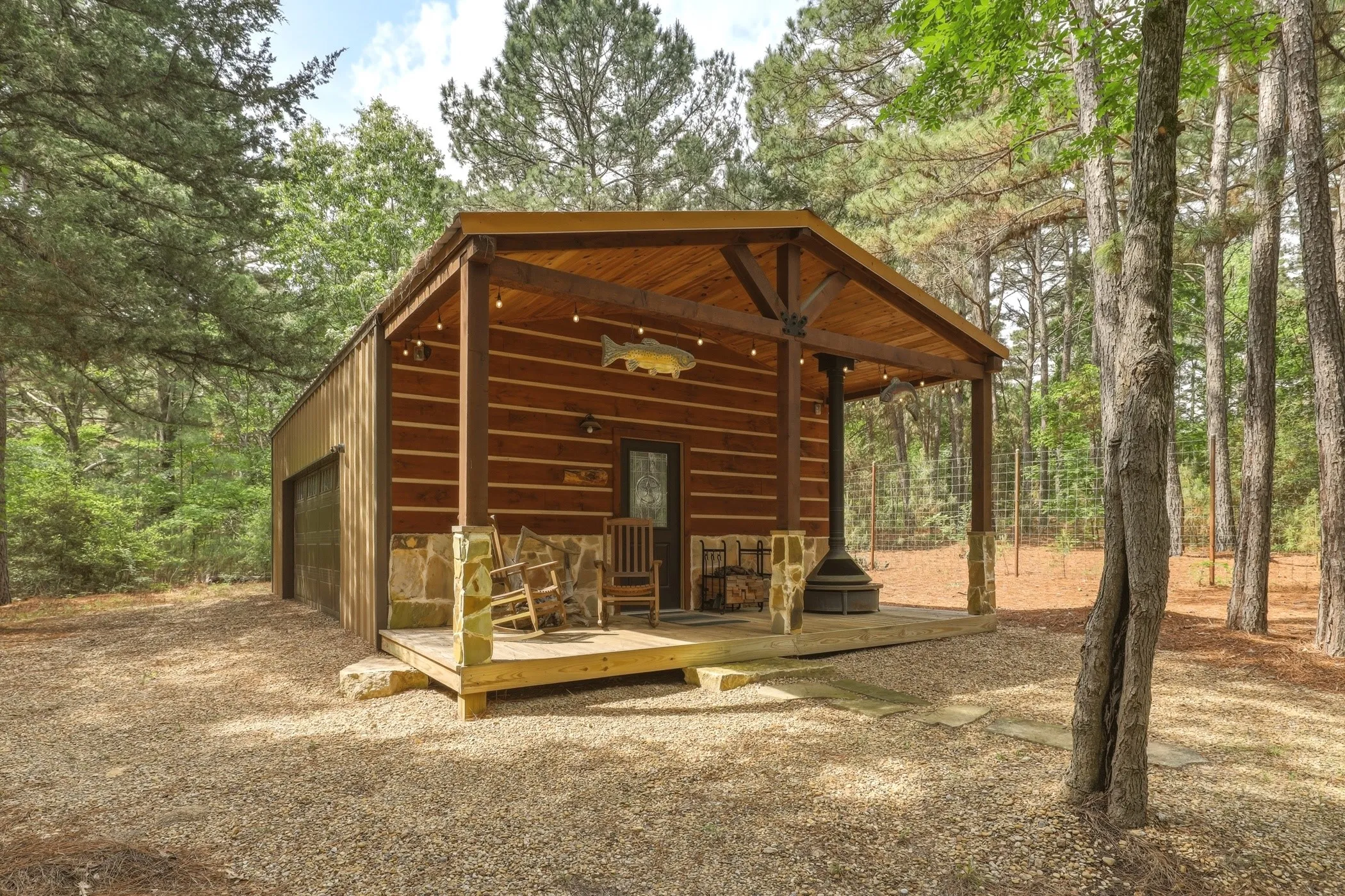 Single Family Residence For Sale in Cherokee County , 1070 FM 2137, Bullard, Texas 75757, 3 Bedroom, 3 Bathroom, Garage spaces, 3,360 Sqft, built in 2013, mls#21246708, Real Estate Agent in Bullard, Homes For Sale in Cherokee county, Homes For Sale in Bullard, Realtor in Bullard Texas, Real Estate Brokerage Independent Realty Texas, Luminita Cordes Realtor