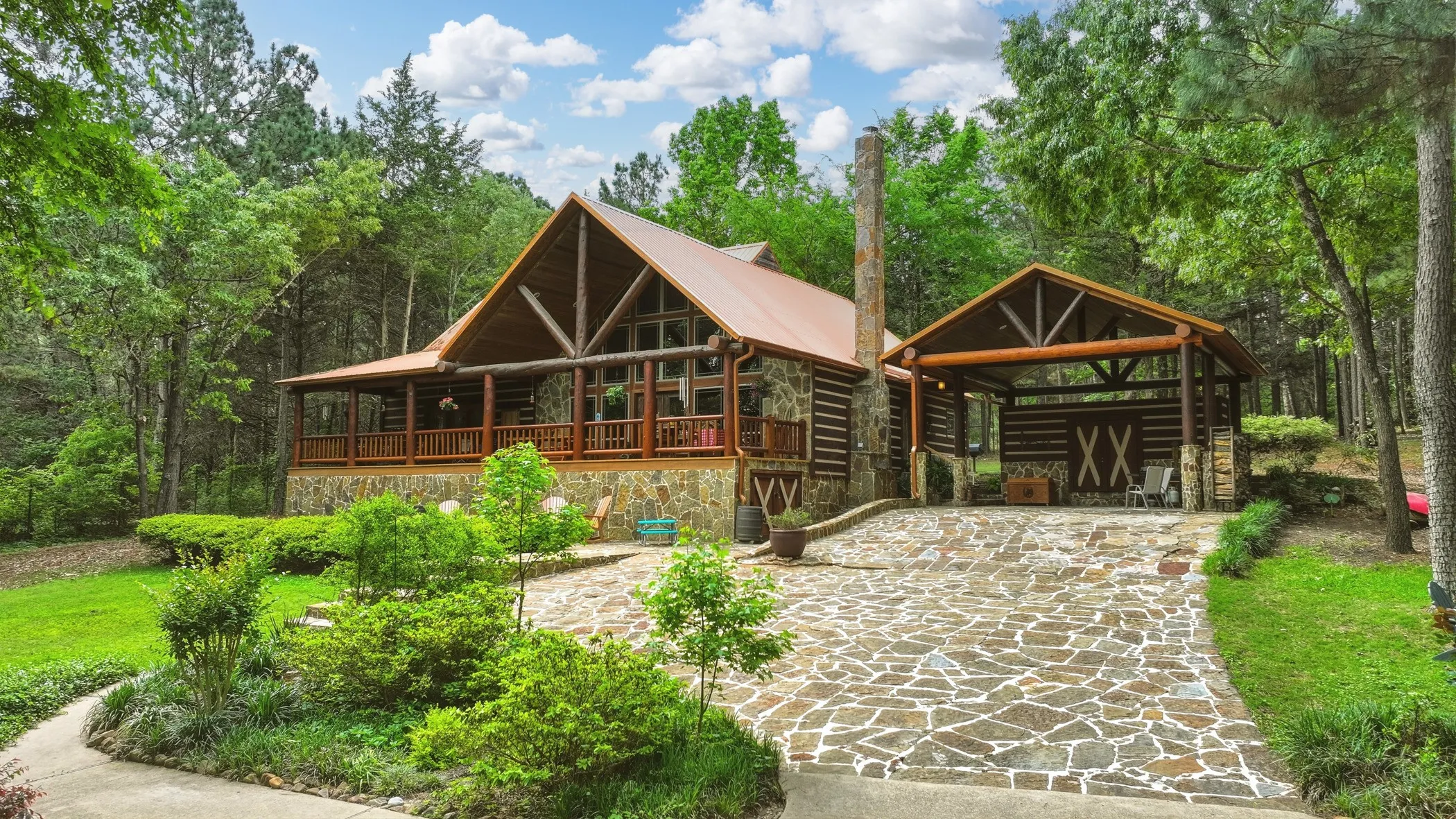 Single Family Residence For Sale in Cherokee County , 1070 FM 2137, Bullard, Texas 75757, 3 Bedroom, 3 Bathroom, Garage spaces, 3,360 Sqft, built in 2013, mls#21246708, Real Estate Agent in Bullard, Homes For Sale in Cherokee county, Homes For Sale in Bullard, Realtor in Bullard Texas, Real Estate Brokerage Independent Realty Texas, Luminita Cordes Realtor