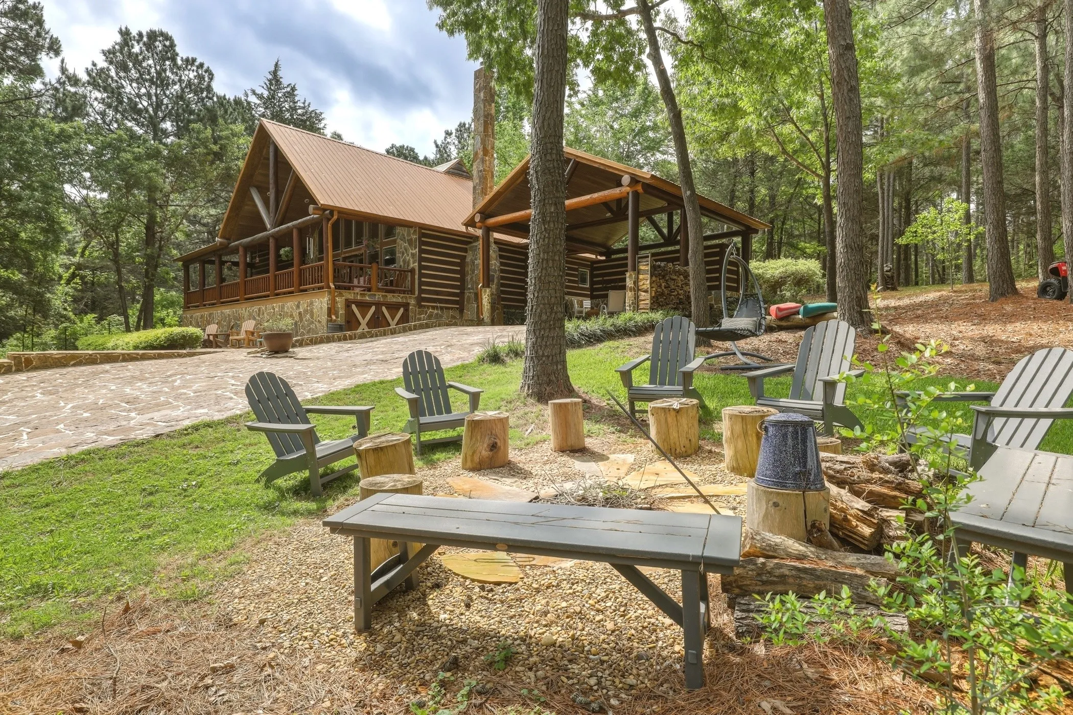 Single Family Residence For Sale in Cherokee County , 1070 FM 2137, Bullard, Texas 75757, 3 Bedroom, 3 Bathroom, Garage spaces, 3,360 Sqft, built in 2013, mls#21246708, Real Estate Agent in Bullard, Homes For Sale in Cherokee county, Homes For Sale in Bullard, Realtor in Bullard Texas, Real Estate Brokerage Independent Realty Texas, Luminita Cordes Realtor