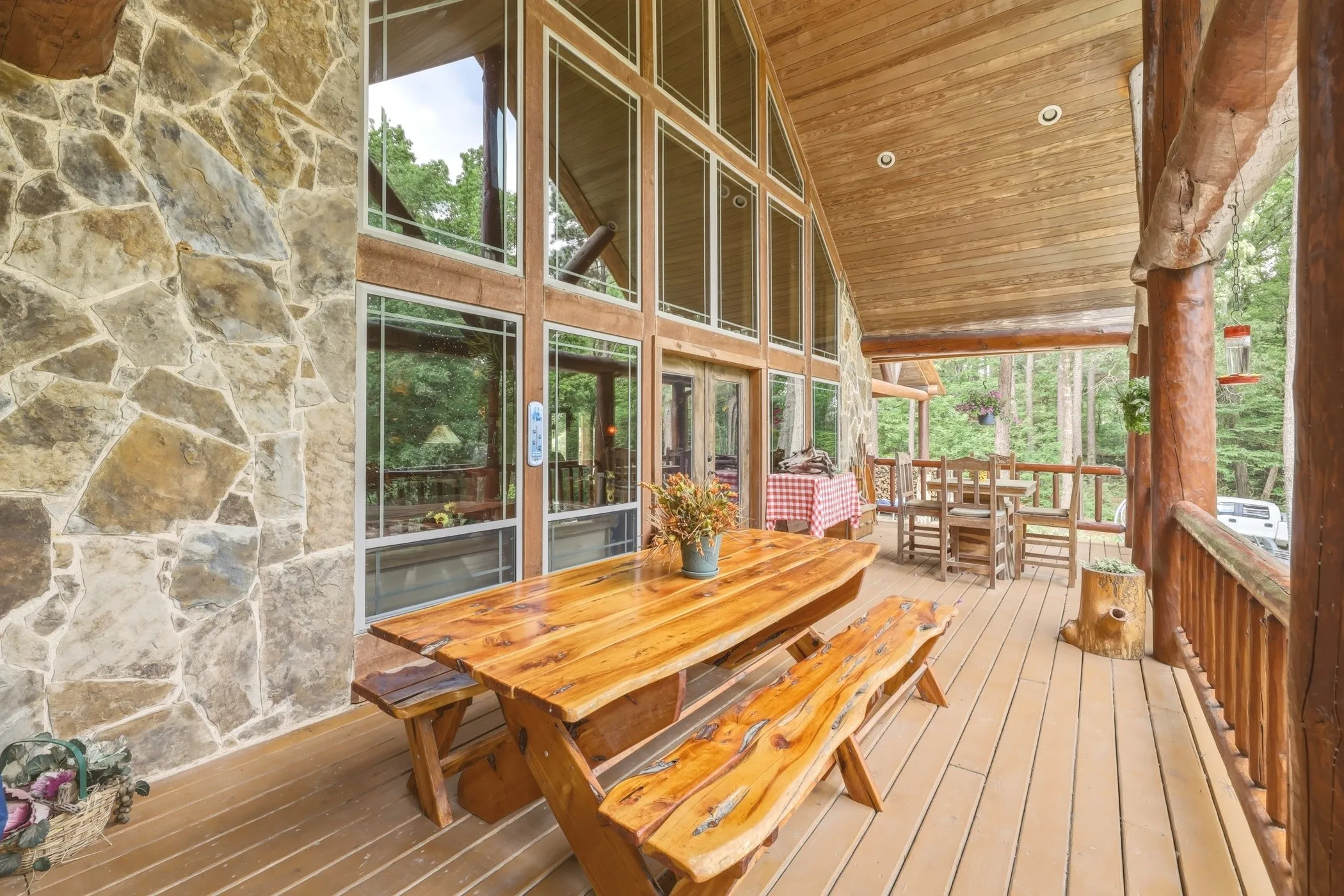 Single Family Residence For Sale in Cherokee County , 1070 FM 2137, Bullard, Texas 75757, 3 Bedroom, 3 Bathroom, Garage spaces, 3,360 Sqft, built in 2013, mls#21246708, Real Estate Agent in Bullard, Homes For Sale in Cherokee county, Homes For Sale in Bullard, Realtor in Bullard Texas, Real Estate Brokerage Independent Realty Texas, Luminita Cordes Realtor