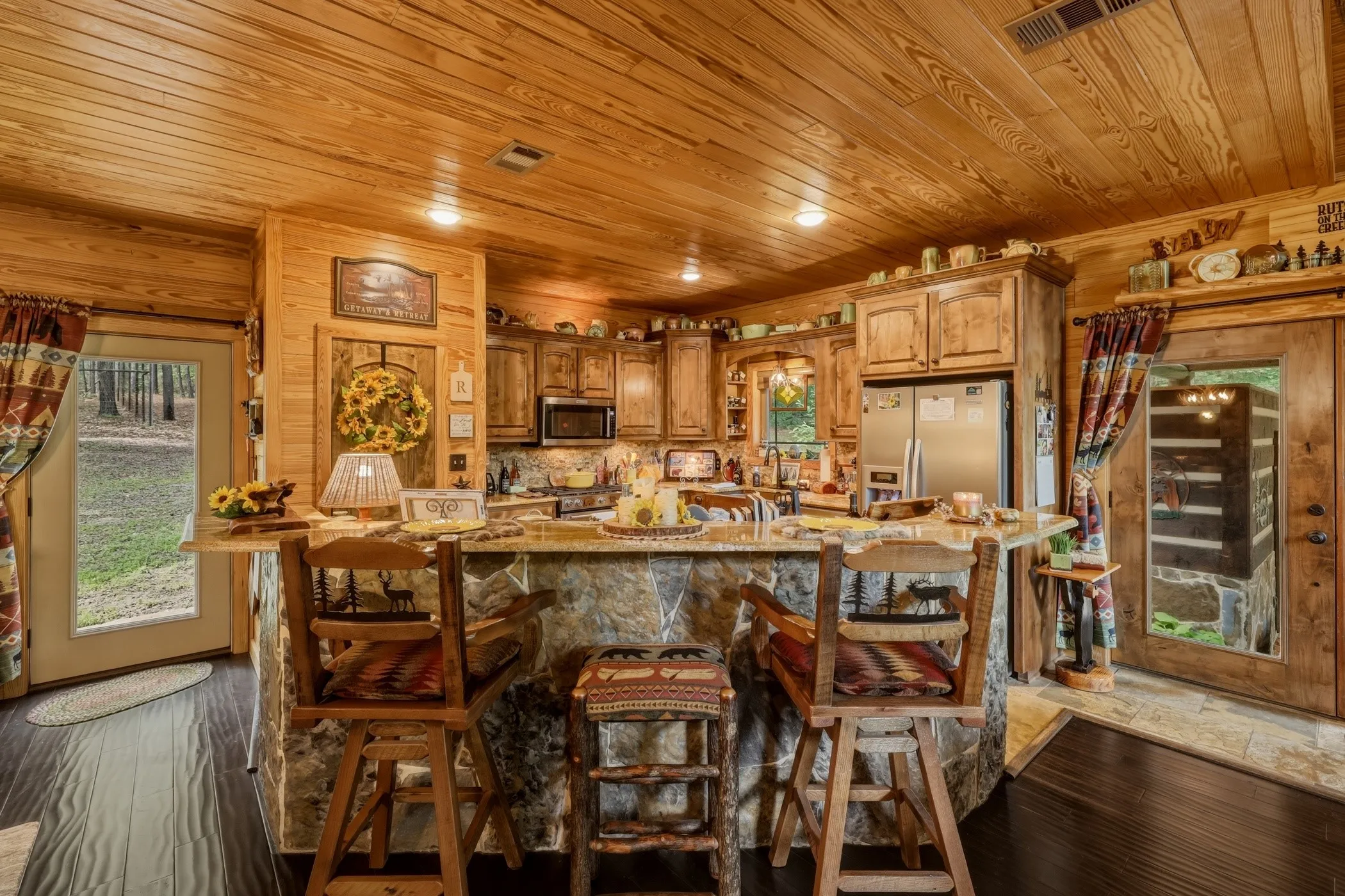 Single Family Residence For Sale in Cherokee County , 1070 FM 2137, Bullard, Texas 75757, 3 Bedroom, 3 Bathroom, Garage spaces, 3,360 Sqft, built in 2013, mls#21246708, Real Estate Agent in Bullard, Homes For Sale in Cherokee county, Homes For Sale in Bullard, Realtor in Bullard Texas, Real Estate Brokerage Independent Realty Texas, Luminita Cordes Realtor