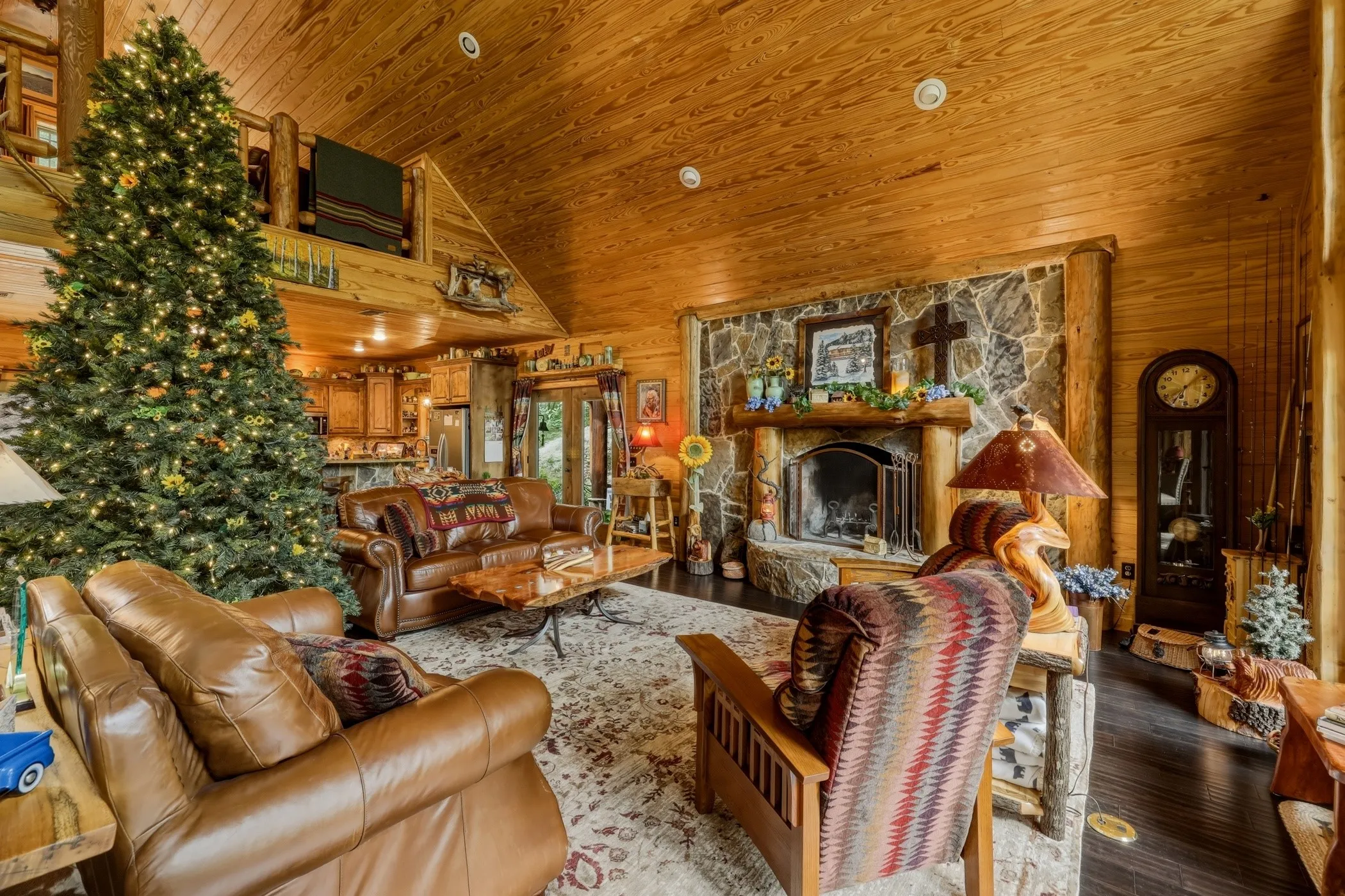 Single Family Residence For Sale in Cherokee County , 1070 FM 2137, Bullard, Texas 75757, 3 Bedroom, 3 Bathroom, Garage spaces, 3,360 Sqft, built in 2013, mls#21246708, Real Estate Agent in Bullard, Homes For Sale in Cherokee county, Homes For Sale in Bullard, Realtor in Bullard Texas, Real Estate Brokerage Independent Realty Texas, Luminita Cordes Realtor