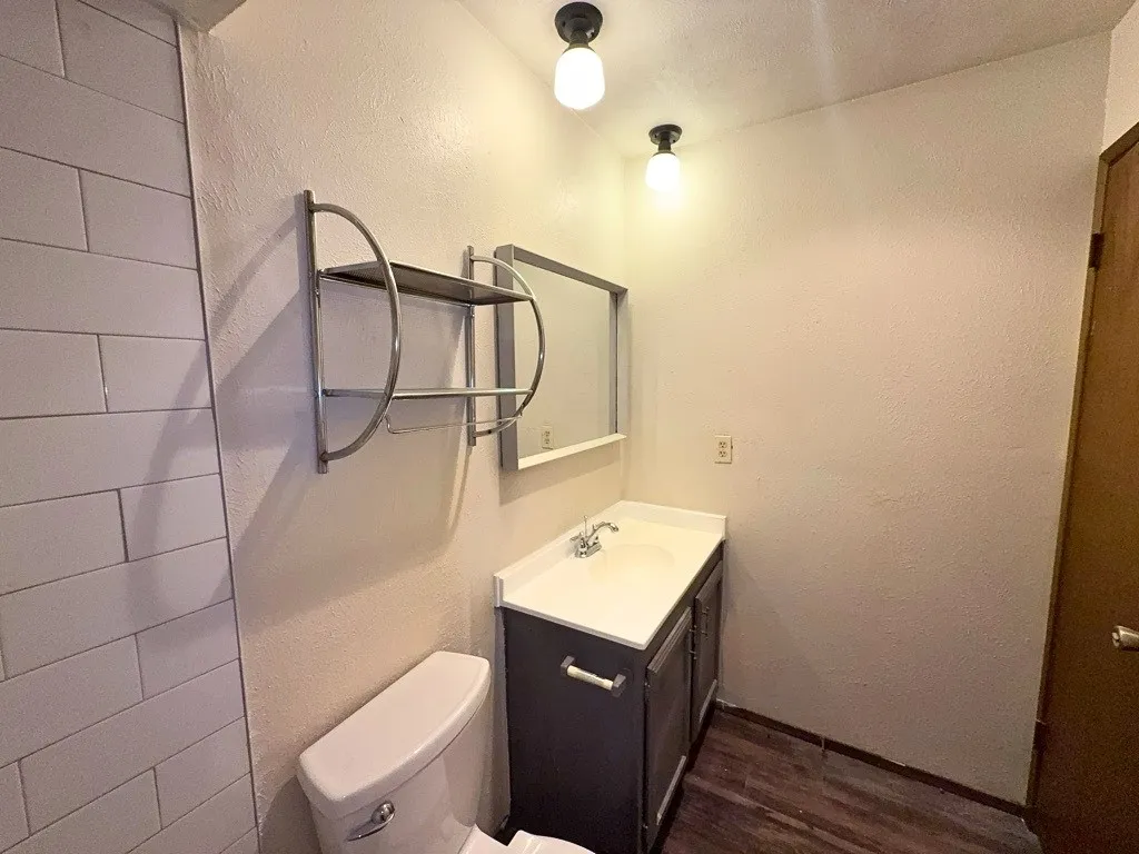 Single Family Residence For Rent in Tarrant County , 1233 Steinburg Lane, Fort Worth, Texas 76134, 3 Bedroom, 2 Bathroom, 2 Garage spaces, 1,391 Sqft, built in 1979, Preowned, mls#21246748, Real Estate Agent in Fort Worth, Homes For Rent in Tarrant county, Homes For Rent in Fort Worth, Realtor in Fort Worth Texas, Real Estate Brokerage Independent Realty Texas, Luminita Cordes Realtor