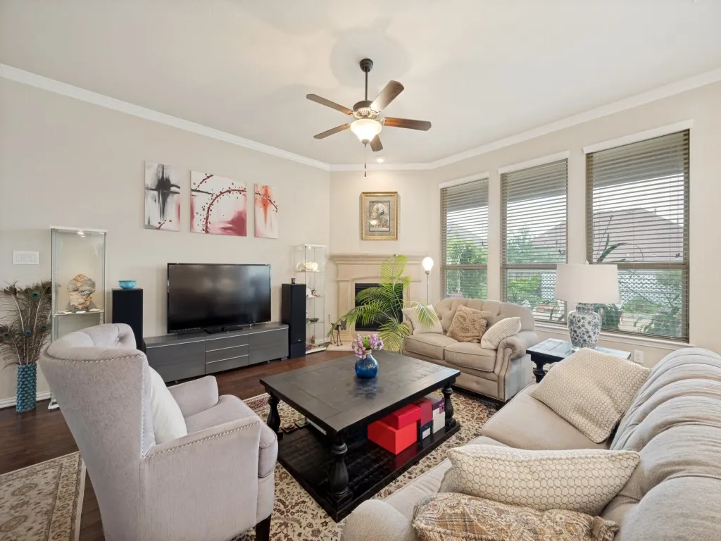 Single Family Residence For Sale in Collin County , 9948 Atlantic Lane, Frisco, Texas 75035, 3 Bedroom, 3 Bathroom, 3 Garage spaces, 2,600 Sqft, built in 2015, Preowned, mls#21245374, Real Estate Agent in Frisco, Homes For Sale in Collin county, Homes For Sale in Frisco, Realtor in Frisco Texas, Real Estate Brokerage Independent Realty Texas, Luminita Cordes Realtor