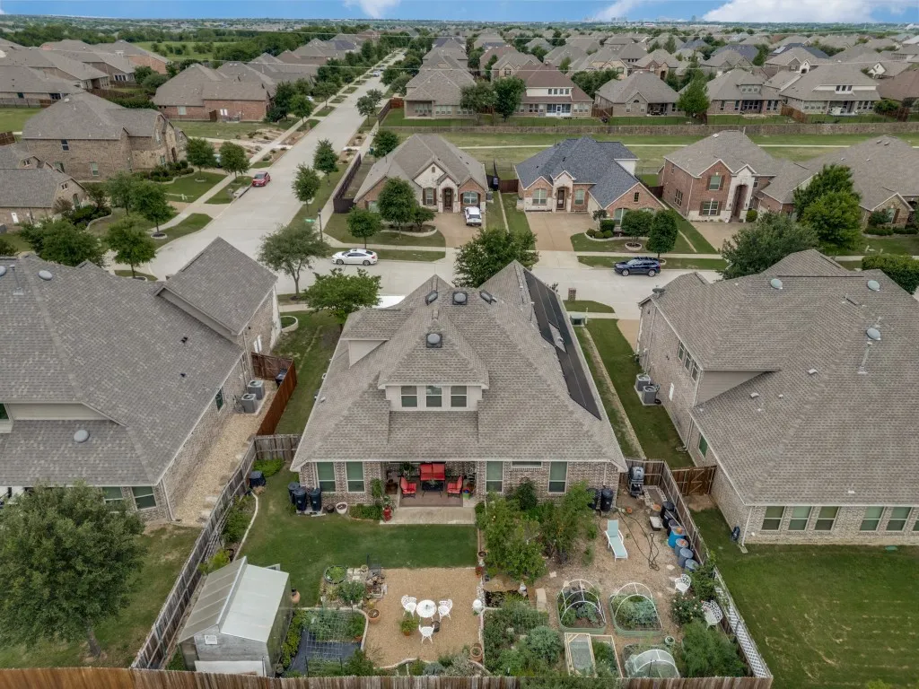 Single Family Residence For Sale in Collin County , 9948 Atlantic Lane, Frisco, Texas 75035, 3 Bedroom, 3 Bathroom, 3 Garage spaces, 2,600 Sqft, built in 2015, Preowned, mls#21245374, Real Estate Agent in Frisco, Homes For Sale in Collin county, Homes For Sale in Frisco, Realtor in Frisco Texas, Real Estate Brokerage Independent Realty Texas, Luminita Cordes Realtor