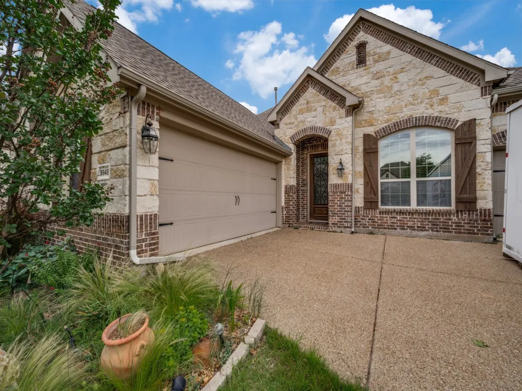 Single Family Residence For Sale in Collin County , 9948 Atlantic Lane, Frisco, Texas 75035, 3 Bedroom, 3 Bathroom, 3 Garage spaces, 2,600 Sqft, built in 2015, Preowned, mls#21245374, Real Estate Agent in Frisco, Homes For Sale in Collin county, Homes For Sale in Frisco, Realtor in Frisco Texas, Real Estate Brokerage Independent Realty Texas, Luminita Cordes Realtor