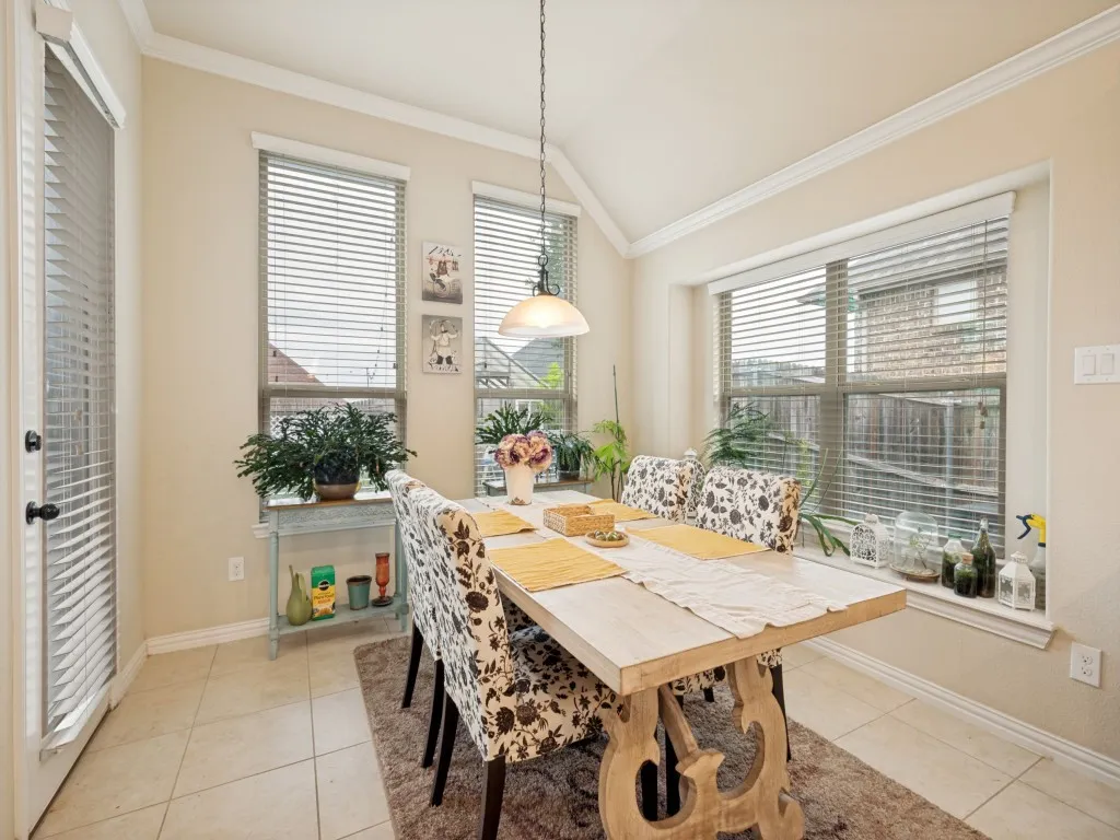Single Family Residence For Sale in Collin County , 9948 Atlantic Lane, Frisco, Texas 75035, 3 Bedroom, 3 Bathroom, 3 Garage spaces, 2,600 Sqft, built in 2015, Preowned, mls#21245374, Real Estate Agent in Frisco, Homes For Sale in Collin county, Homes For Sale in Frisco, Realtor in Frisco Texas, Real Estate Brokerage Independent Realty Texas, Luminita Cordes Realtor