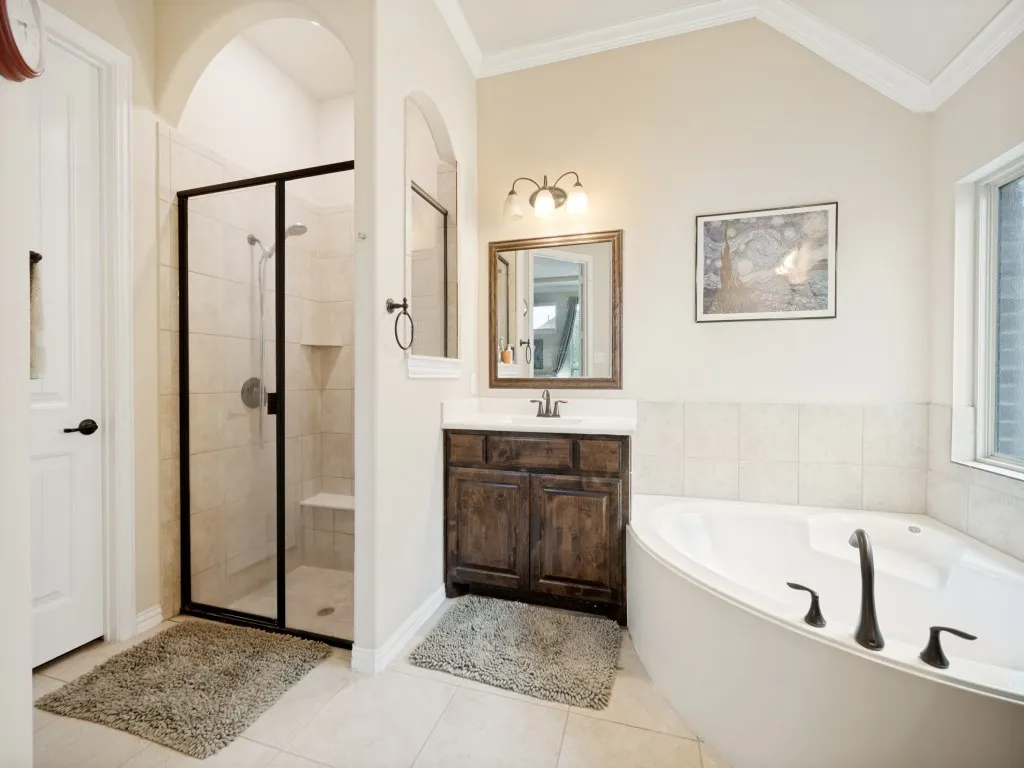Single Family Residence For Sale in Collin County , 9948 Atlantic Lane, Frisco, Texas 75035, 3 Bedroom, 3 Bathroom, 3 Garage spaces, 2,600 Sqft, built in 2015, Preowned, mls#21245374, Real Estate Agent in Frisco, Homes For Sale in Collin county, Homes For Sale in Frisco, Realtor in Frisco Texas, Real Estate Brokerage Independent Realty Texas, Luminita Cordes Realtor