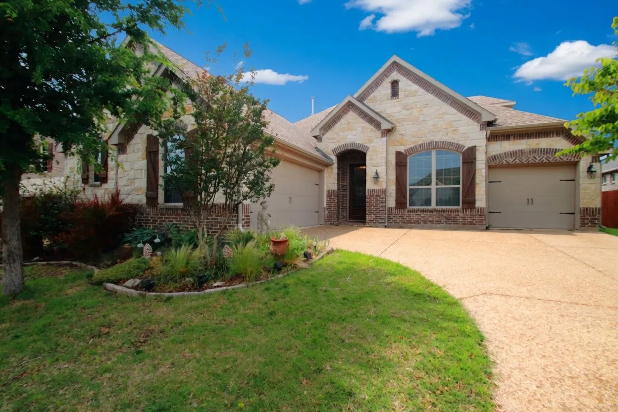 Single Family Residence For Sale in Collin County , 9948 Atlantic Lane, Frisco, Texas 75035, 3 Bedroom, 3 Bathroom, 3 Garage spaces, 2,600 Sqft, built in 2015, Preowned, mls#21245374, Real Estate Agent in Frisco, Homes For Sale in Collin county, Homes For Sale in Frisco, Realtor in Frisco Texas, Real Estate Brokerage Independent Realty Texas, Luminita Cordes Realtor