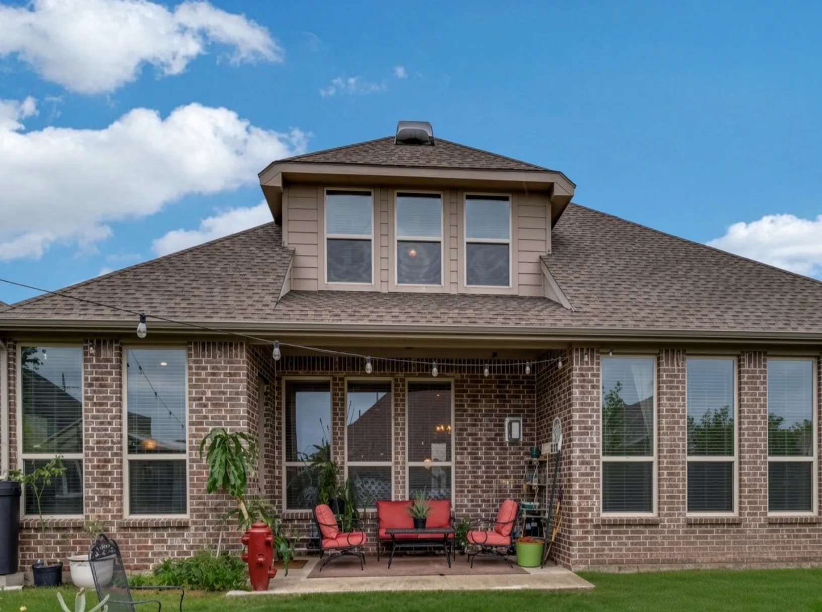 Single Family Residence For Sale in Collin County , 9948 Atlantic Lane, Frisco, Texas 75035, 3 Bedroom, 3 Bathroom, 3 Garage spaces, 2,600 Sqft, built in 2015, Preowned, mls#21245374, Real Estate Agent in Frisco, Homes For Sale in Collin county, Homes For Sale in Frisco, Realtor in Frisco Texas, Real Estate Brokerage Independent Realty Texas, Luminita Cordes Realtor