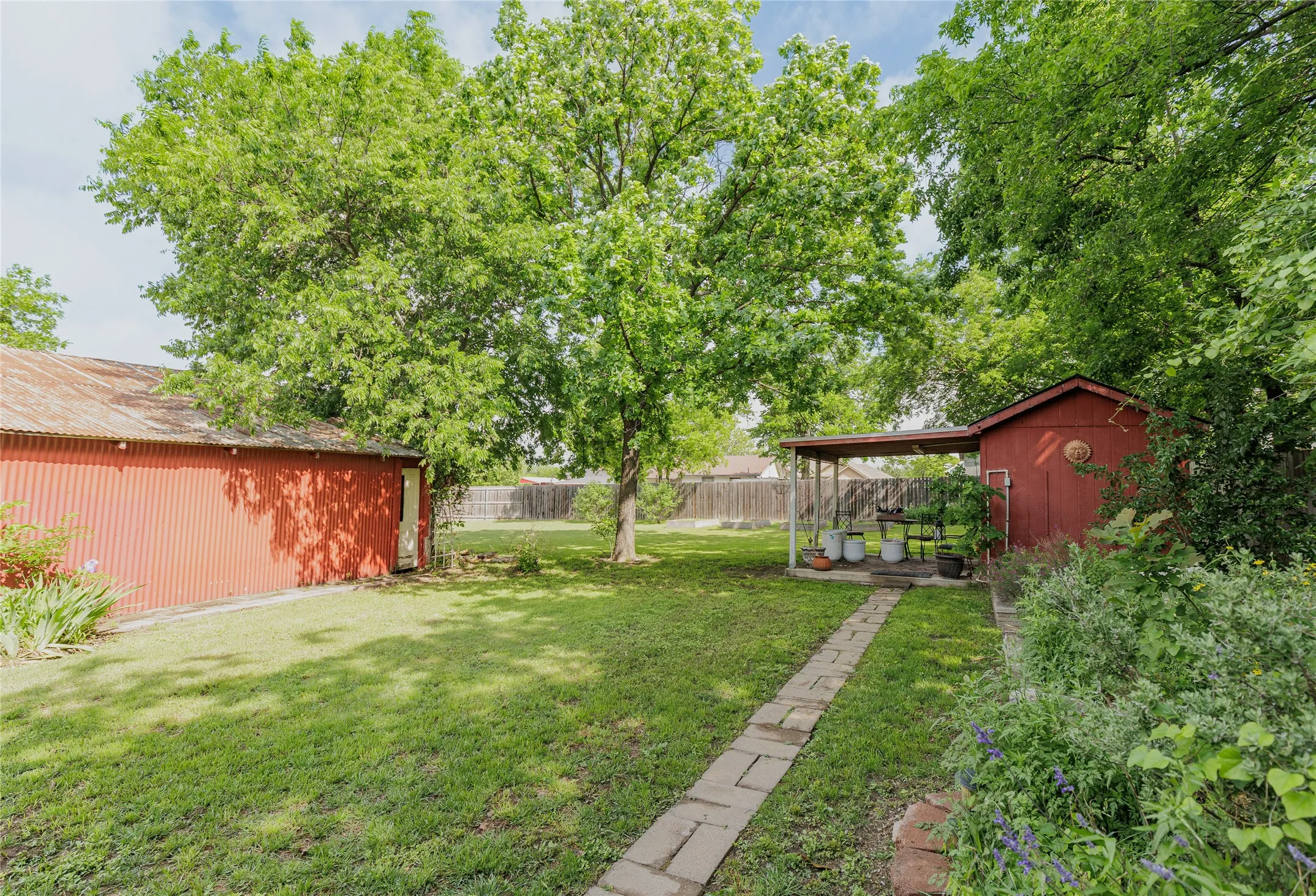 Office For Sale in Wise County , 510 W Walnut Street, Decatur, Texas 76234, 0, 0, Garage spaces, 0 Sqft, built in 1945, Preowned, Price $499,000, mls#21244080, Real Estate Agent in Decatur, Homes For Sale in Wise county, Homes For Sale in Decatur, Realtor in Decatur Texas, Real Estate Brokerage Independent Realty Texas, Luminita Cordes Realtor